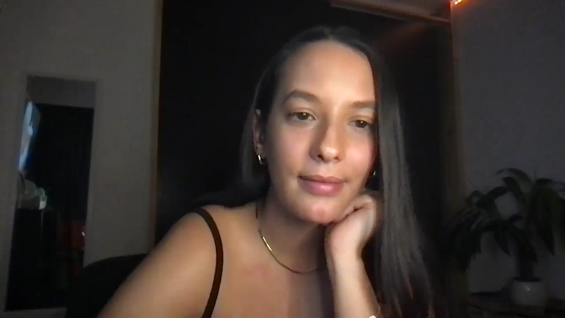 Gallery image thumbnail from AnnisRoom's myfreecams stream on, 07/18/2023, 03:47 image 5 of 20