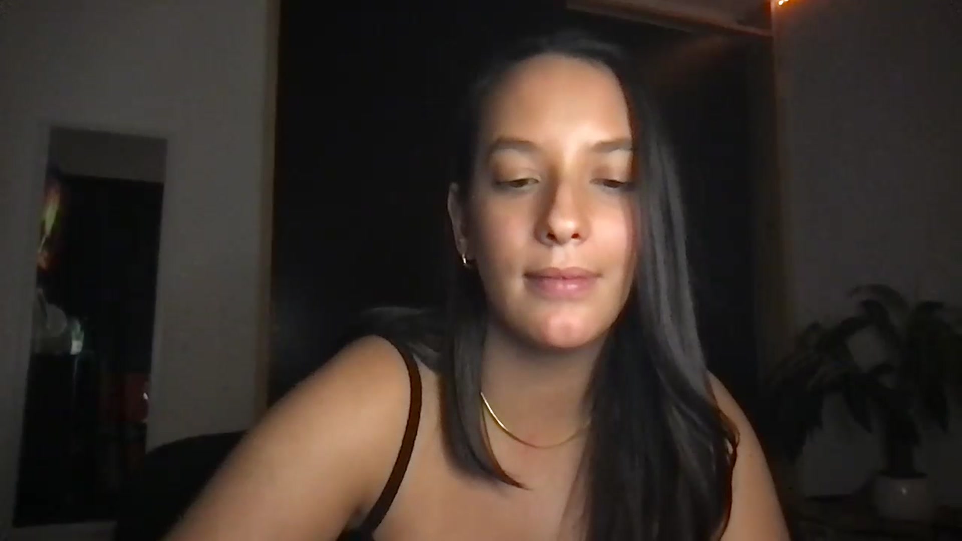 Gallery image thumbnail from AnnisRoom's myfreecams stream on, 07/18/2023, 03:47 image 10 of 20
