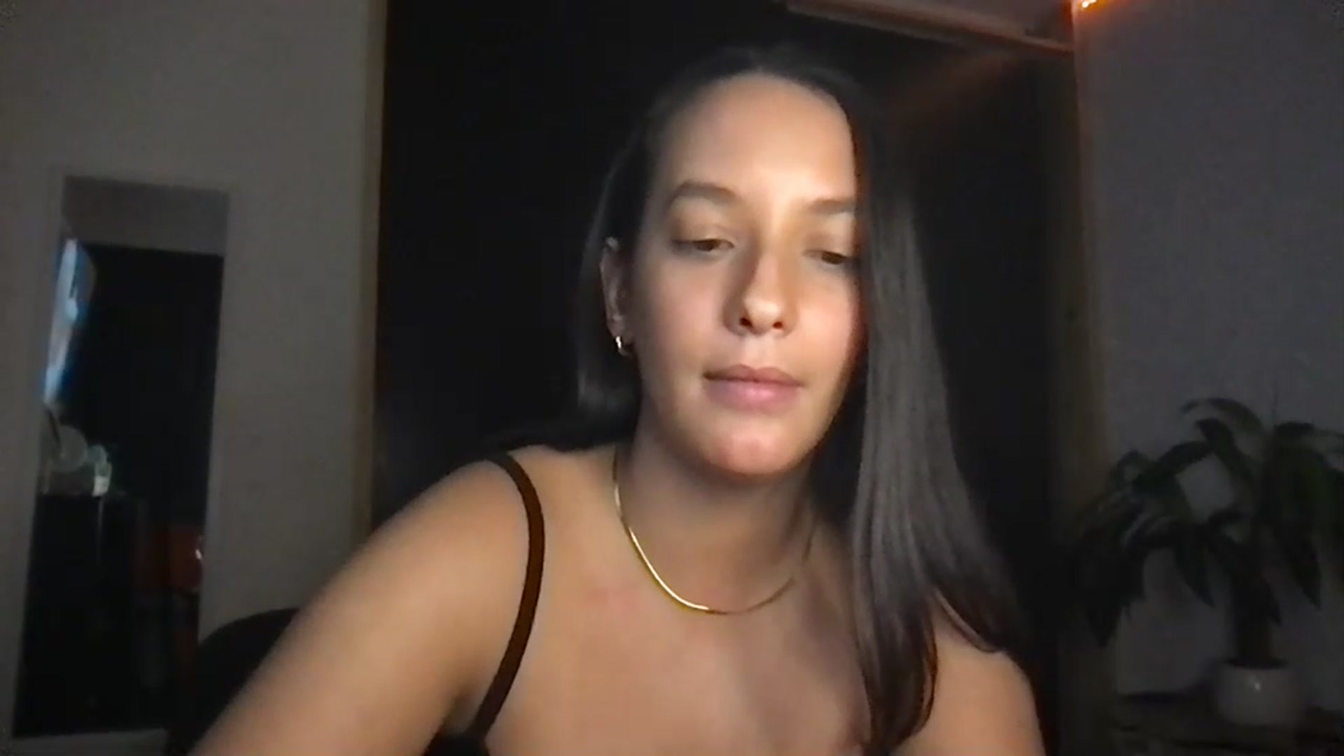 Gallery image thumbnail from AnnisRoom's myfreecams stream on, 07/18/2023, 03:47 image 4 of 20
