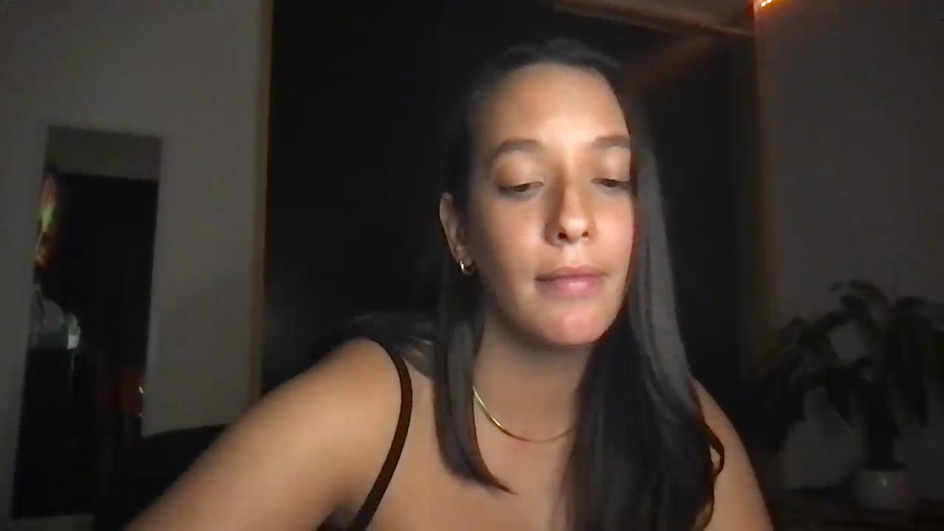 Gallery image thumbnail from AnnisRoom's myfreecams stream on, 07/18/2023, 03:47 image 11 of 20