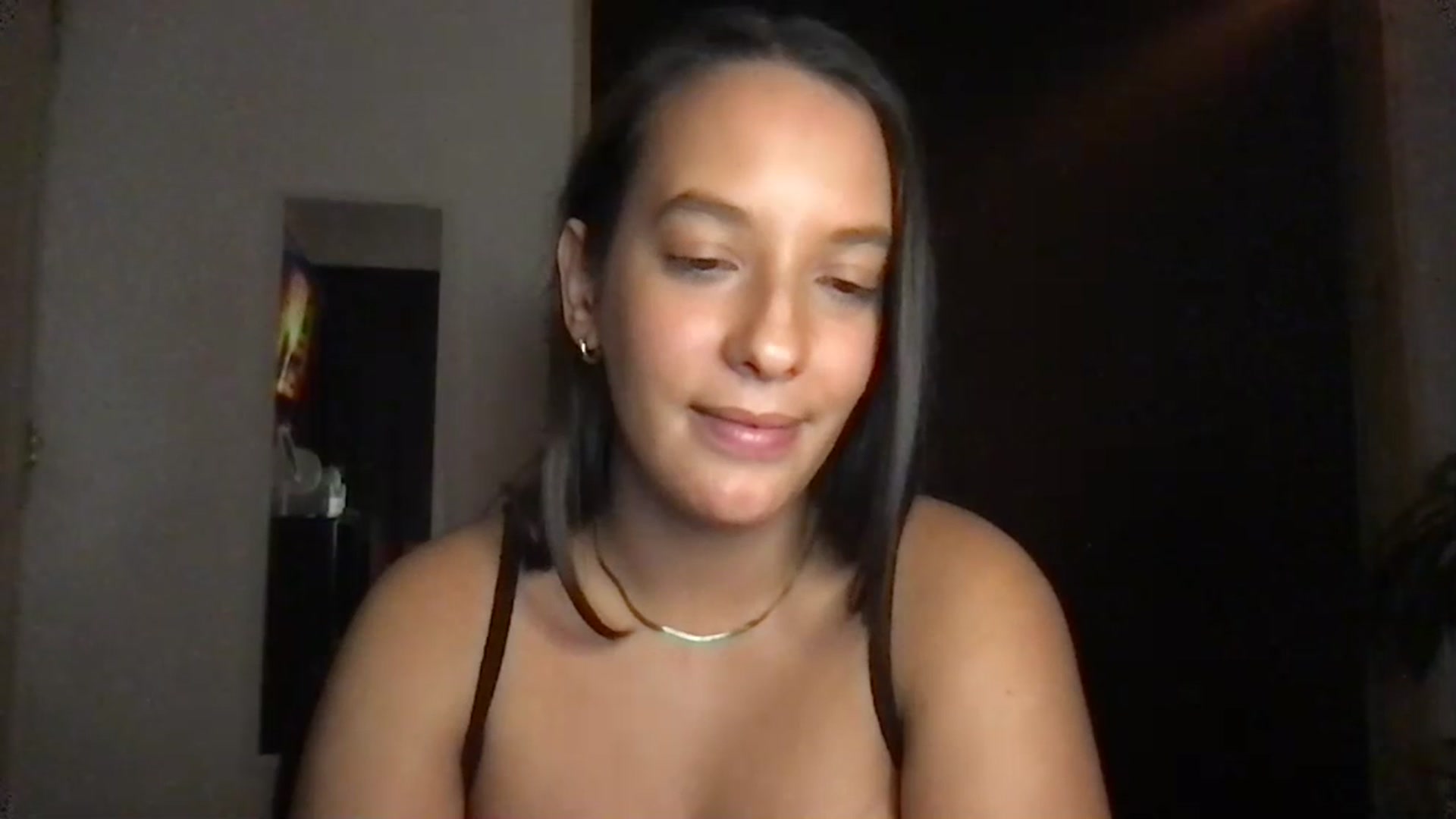 Gallery image thumbnail from AnnisRoom's myfreecams stream on, 07/18/2023, 03:47 image 18 of 20