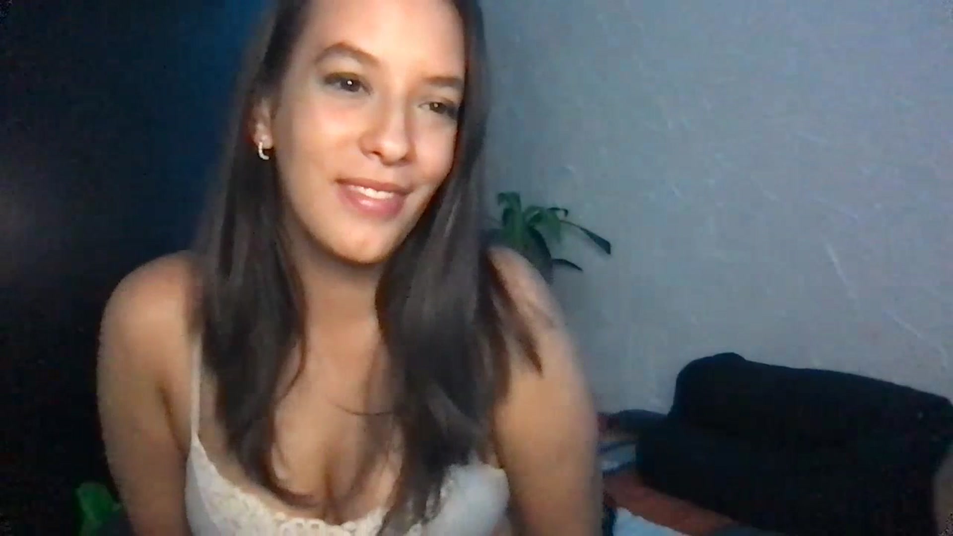 Gallery image thumbnail from AnnisRoom's myfreecams stream on, 07/19/2023, 05:51 image 3 of 20