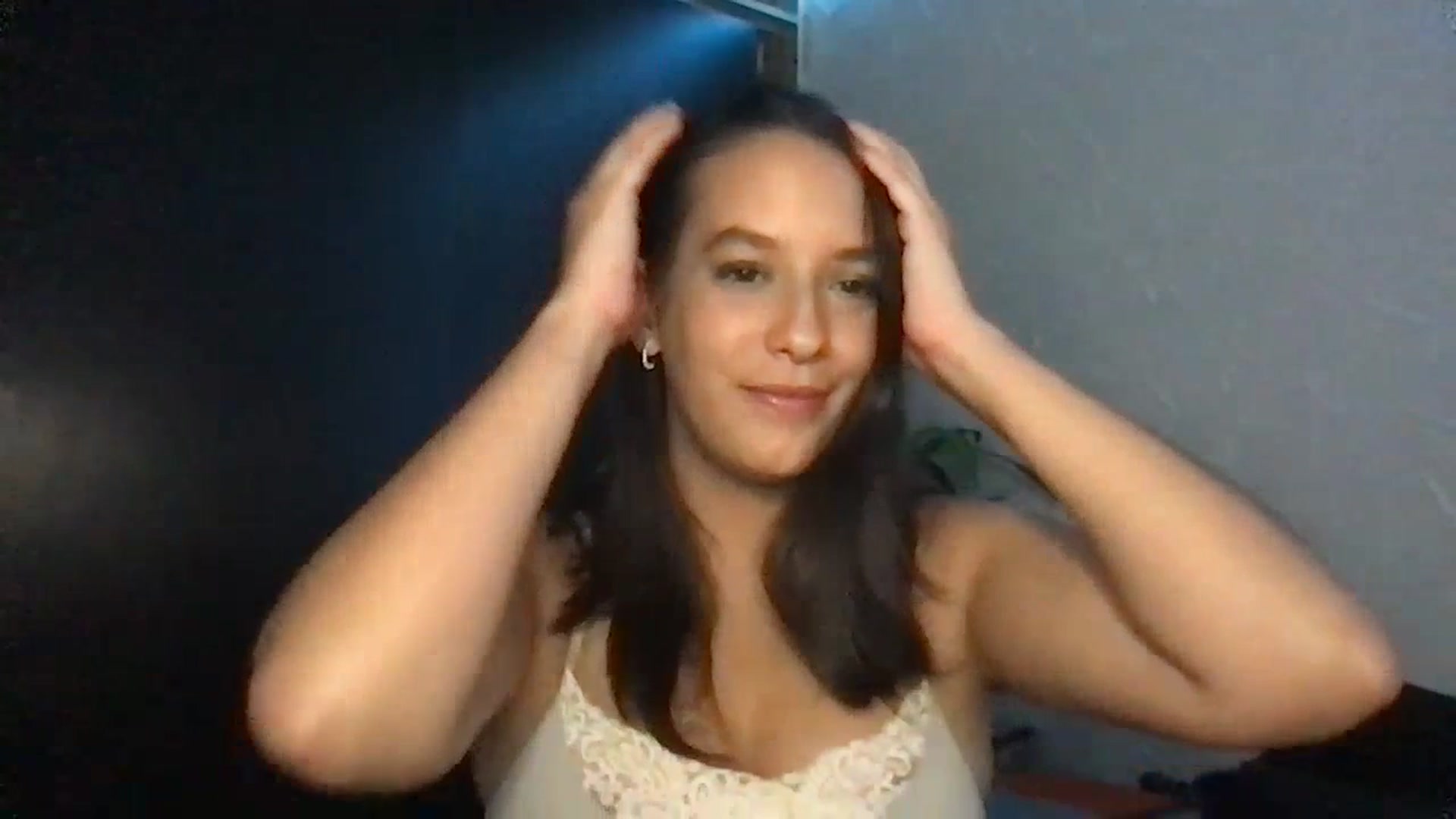 Gallery image thumbnail from AnnisRoom's myfreecams stream on, 07/19/2023, 05:51 image 8 of 20
