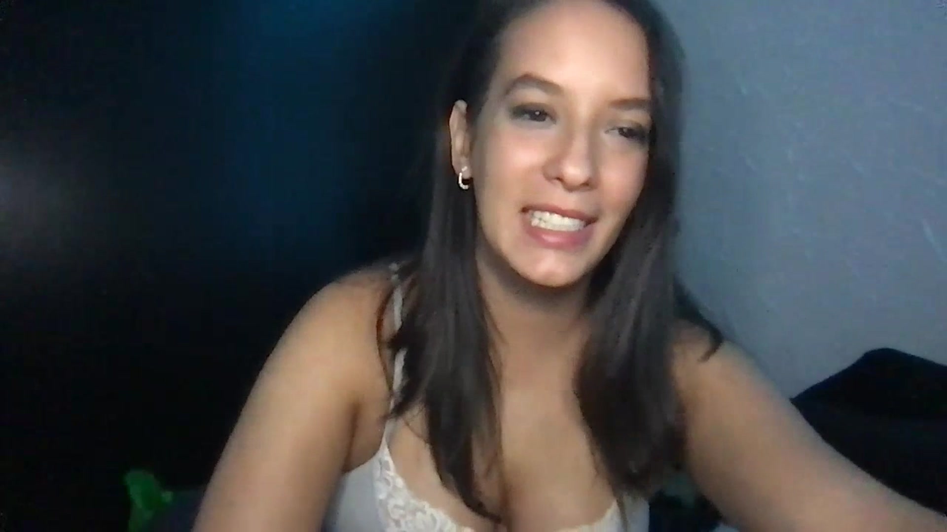 Gallery image thumbnail from AnnisRoom's myfreecams stream on, 07/19/2023, 05:51 image 9 of 20