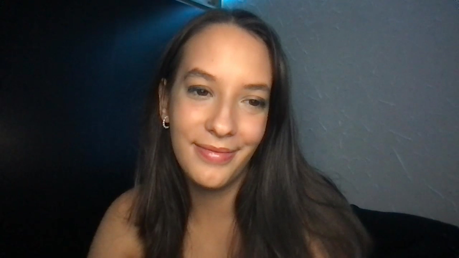 Gallery image thumbnail from AnnisRoom's myfreecams stream on, 07/19/2023, 05:51 image 2 of 20