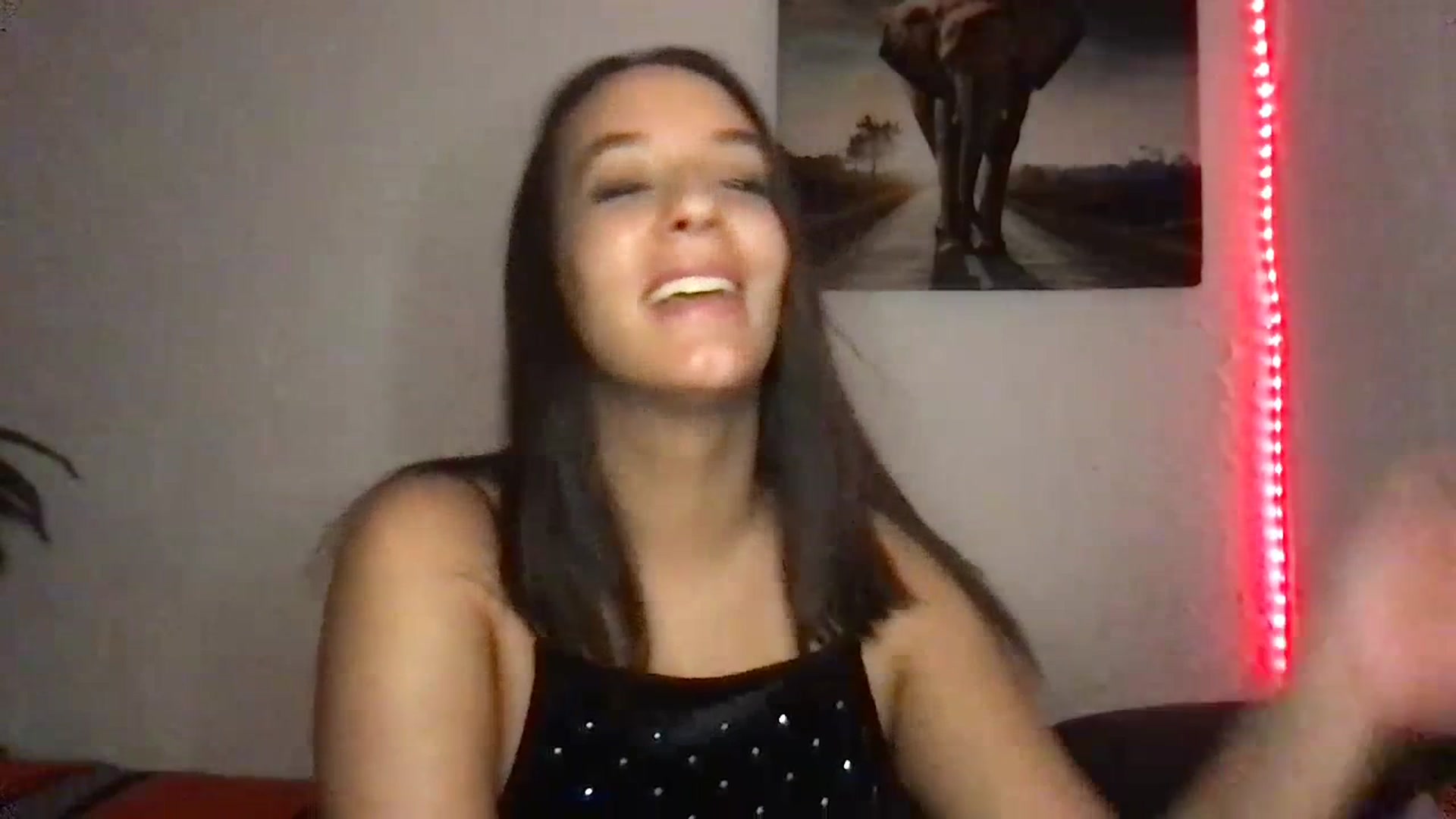 Gallery image thumbnail from AnnisRoom's myfreecams stream on, 07/19/2023, 09:34 image 5 of 20