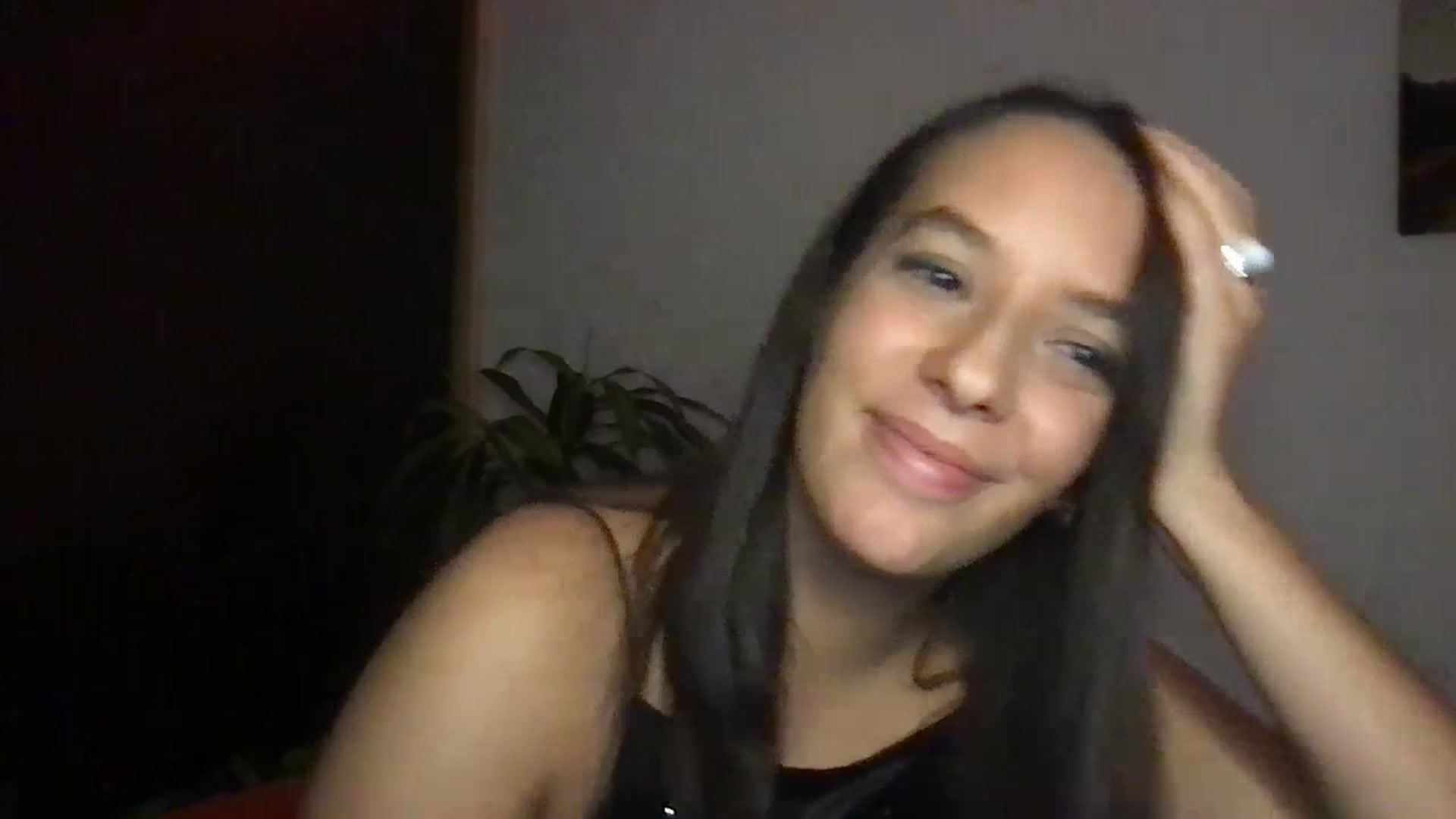 Gallery image thumbnail from AnnisRoom's myfreecams stream on, 07/19/2023, 09:34 image 12 of 20