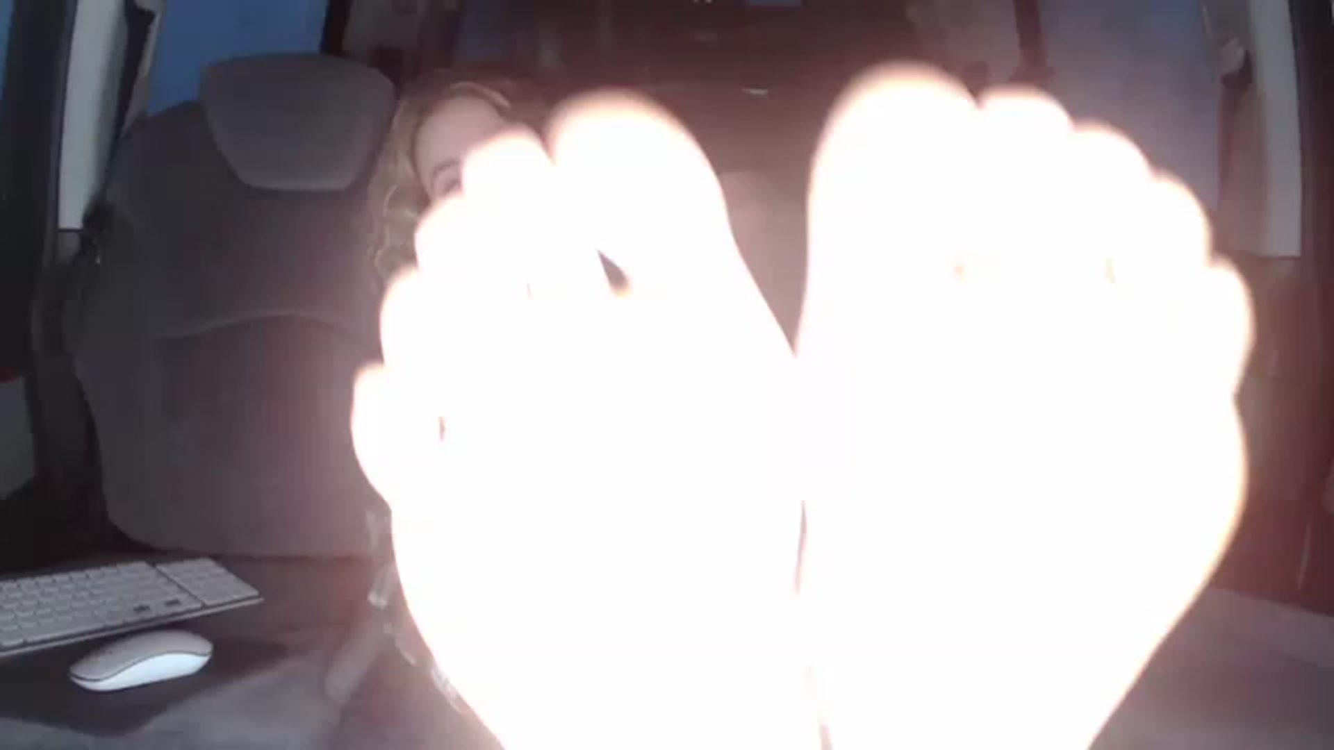 Gallery image thumbnail from Annjoy's myfreecams stream on, 12/04/2022, 07:22 image 16 of 20