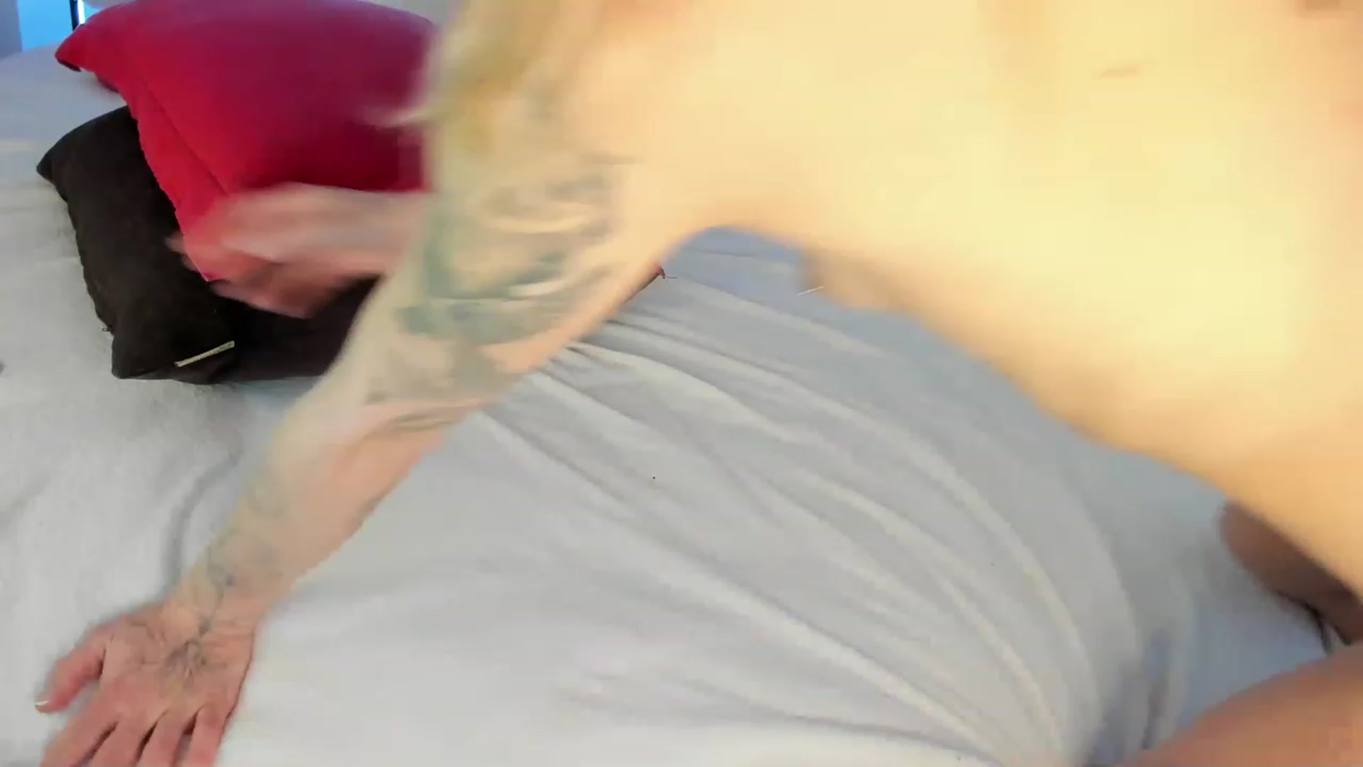 Gallery image thumbnail from Annjoy's myfreecams stream on, 04/02/2023, 09:21 image 17 of 20