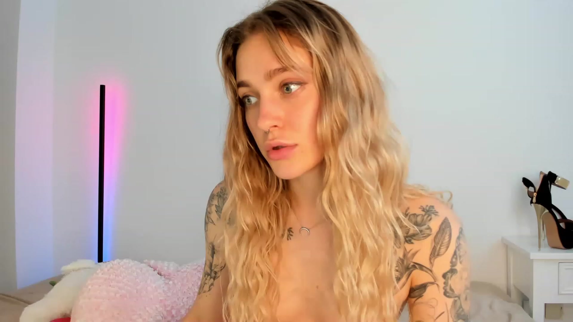 Gallery image thumbnail from Annjoy's myfreecams stream on, 07/01/2023, 10:14 image 12 of 20