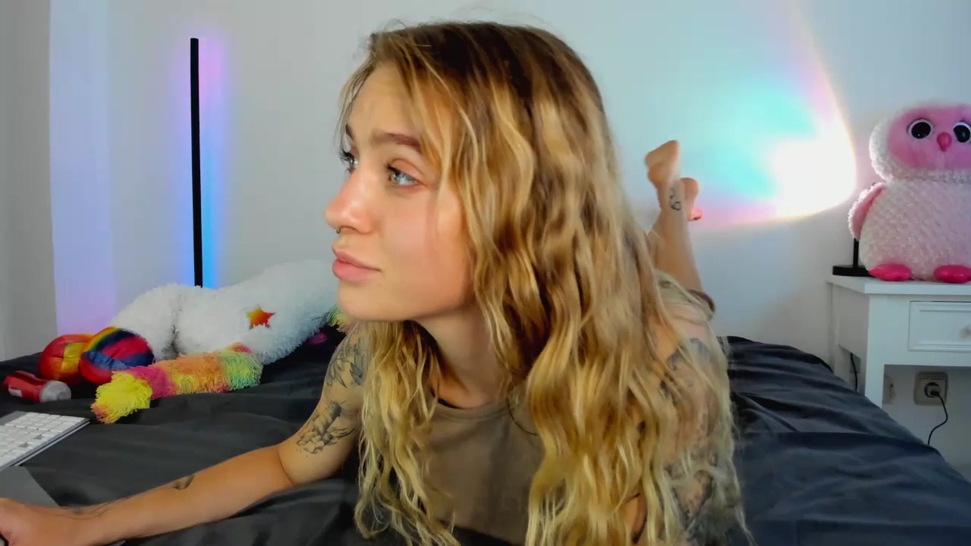 Gallery image thumbnail from Annjoy's myfreecams stream on, 07/21/2023, 10:33 image 9 of 20