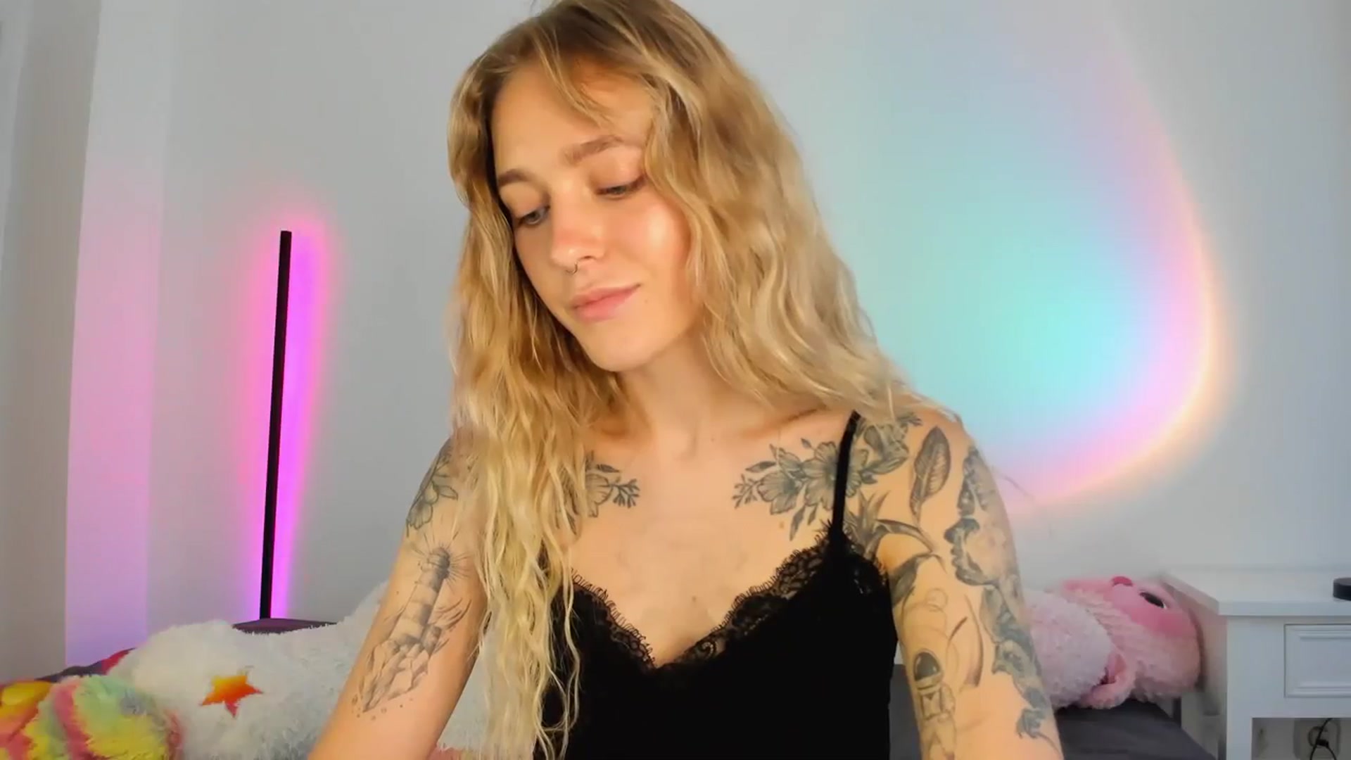 Gallery image thumbnail from Annjoy's myfreecams stream on, 07/22/2023, 10:30 image 19 of 20