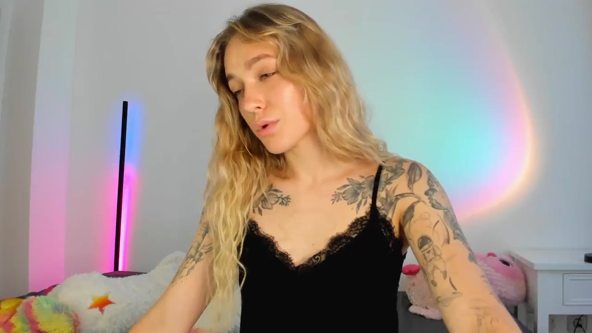 Gallery image thumbnail from Annjoy's myfreecams stream on, 07/22/2023, 10:30 image 17 of 20