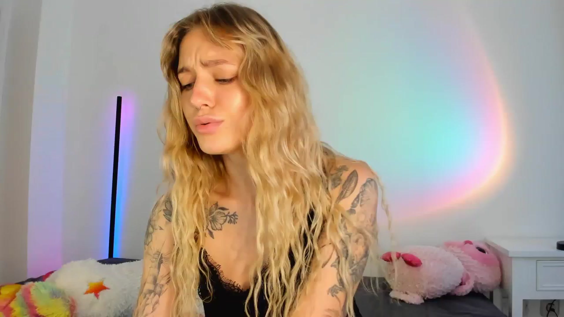 Gallery image thumbnail from Annjoy's myfreecams stream on, 07/22/2023, 10:30 image 18 of 20