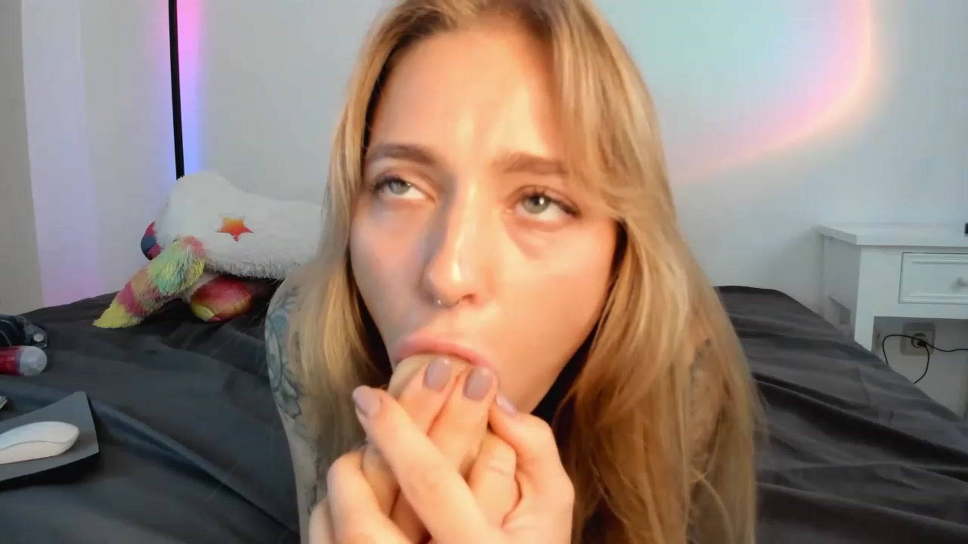 Gallery image thumbnail from Annjoy's myfreecams stream on, 07/23/2023, 10:38 image 16 of 20