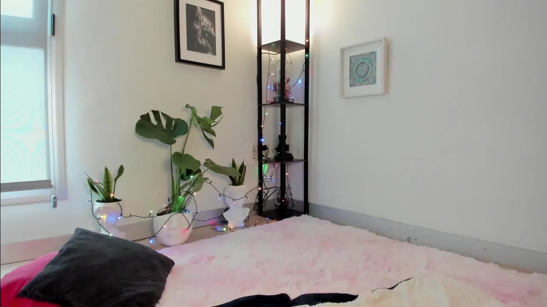 Gallery image thumbnail from Annjoy's myfreecams stream on, 09/07/2023, 10:36 image 1 of 20