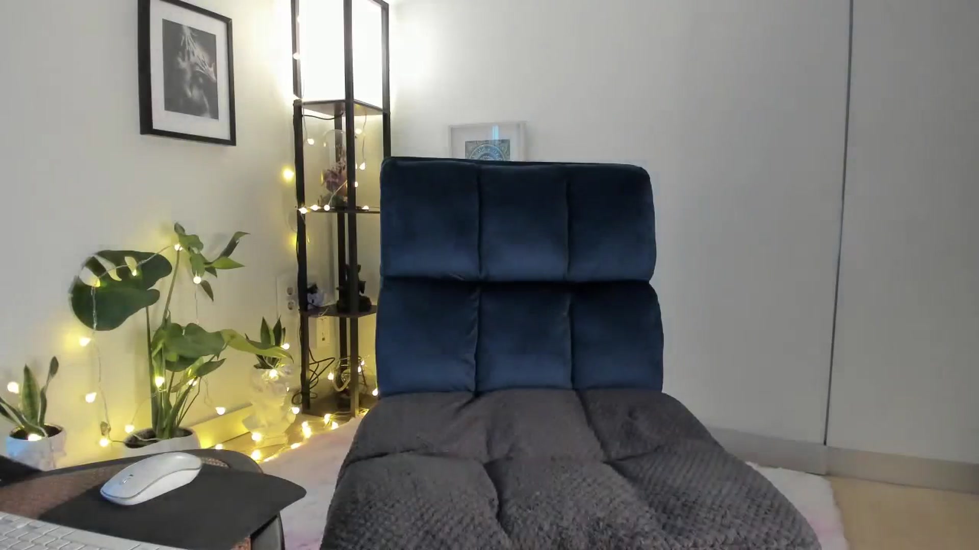 Gallery image thumbnail from Annjoy's myfreecams stream on, 09/08/2023, 06:59 image 4 of 20