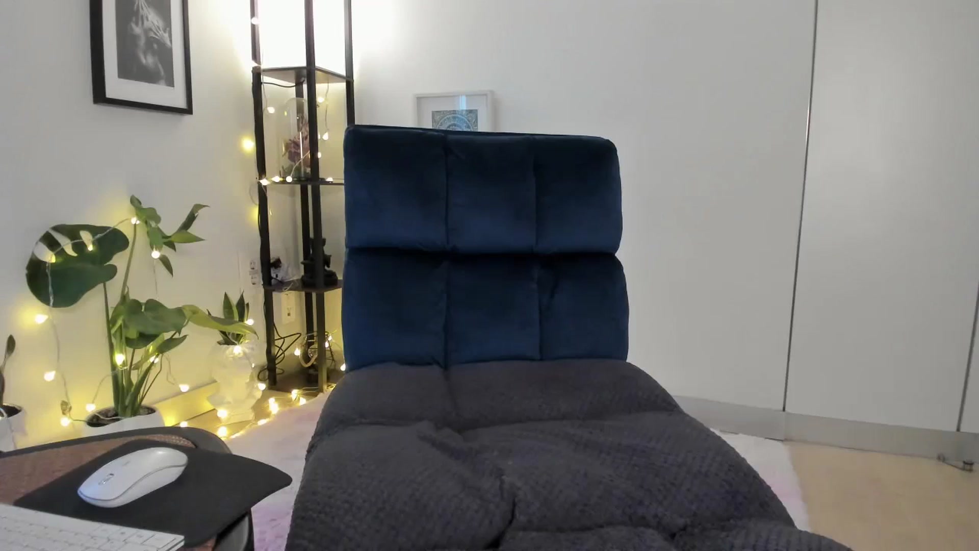 Gallery image thumbnail from Annjoy's myfreecams stream on, 09/08/2023, 06:59 image 12 of 20
