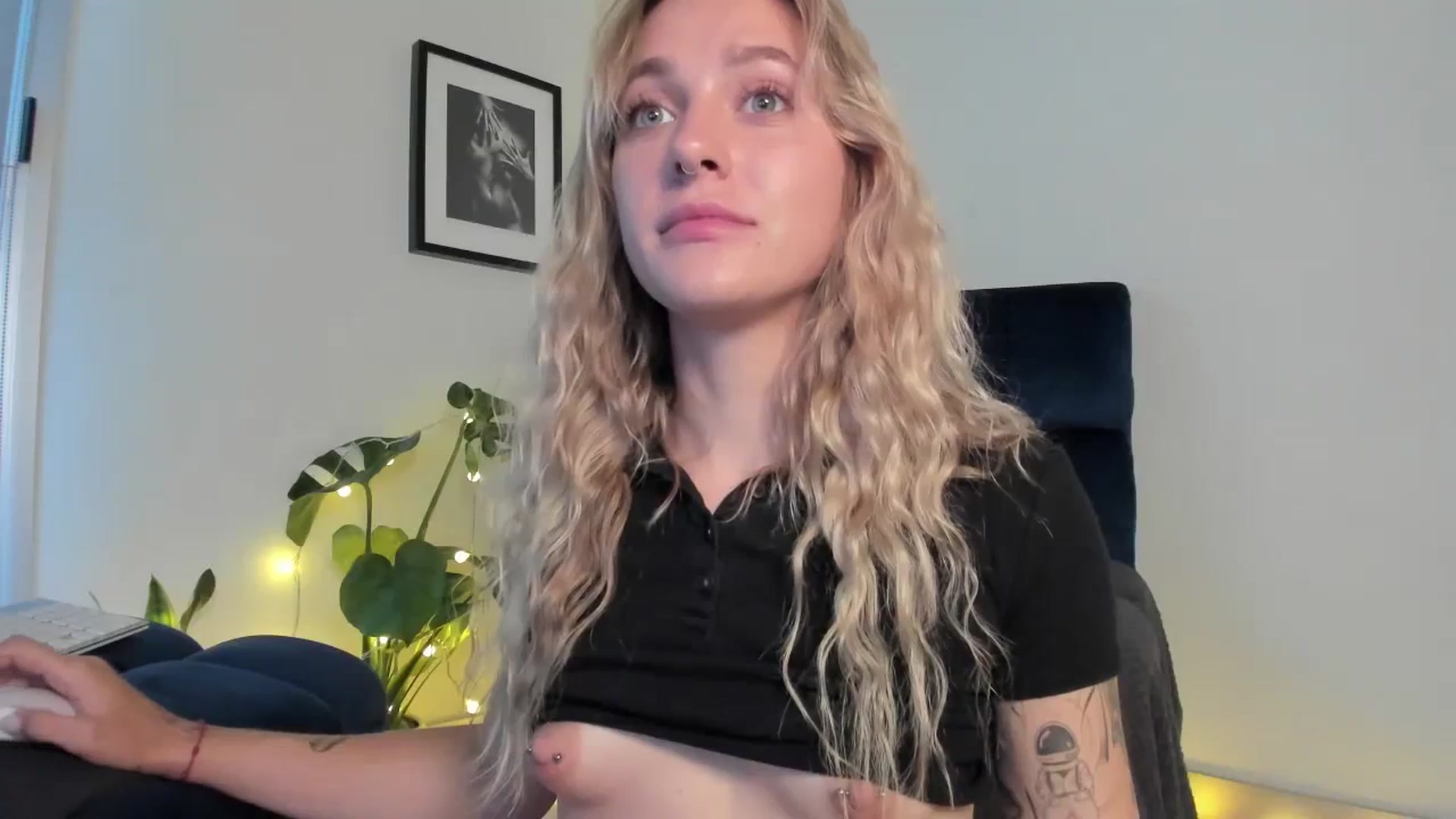Gallery image thumbnail from Annjoy's myfreecams stream on, 09/11/2023, 06:48 image 8 of 20