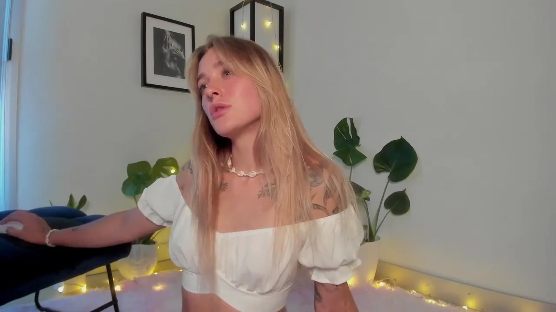 Gallery image thumbnail from Annjoy's myfreecams stream on, 10/02/2023, 10:40 image 7 of 20