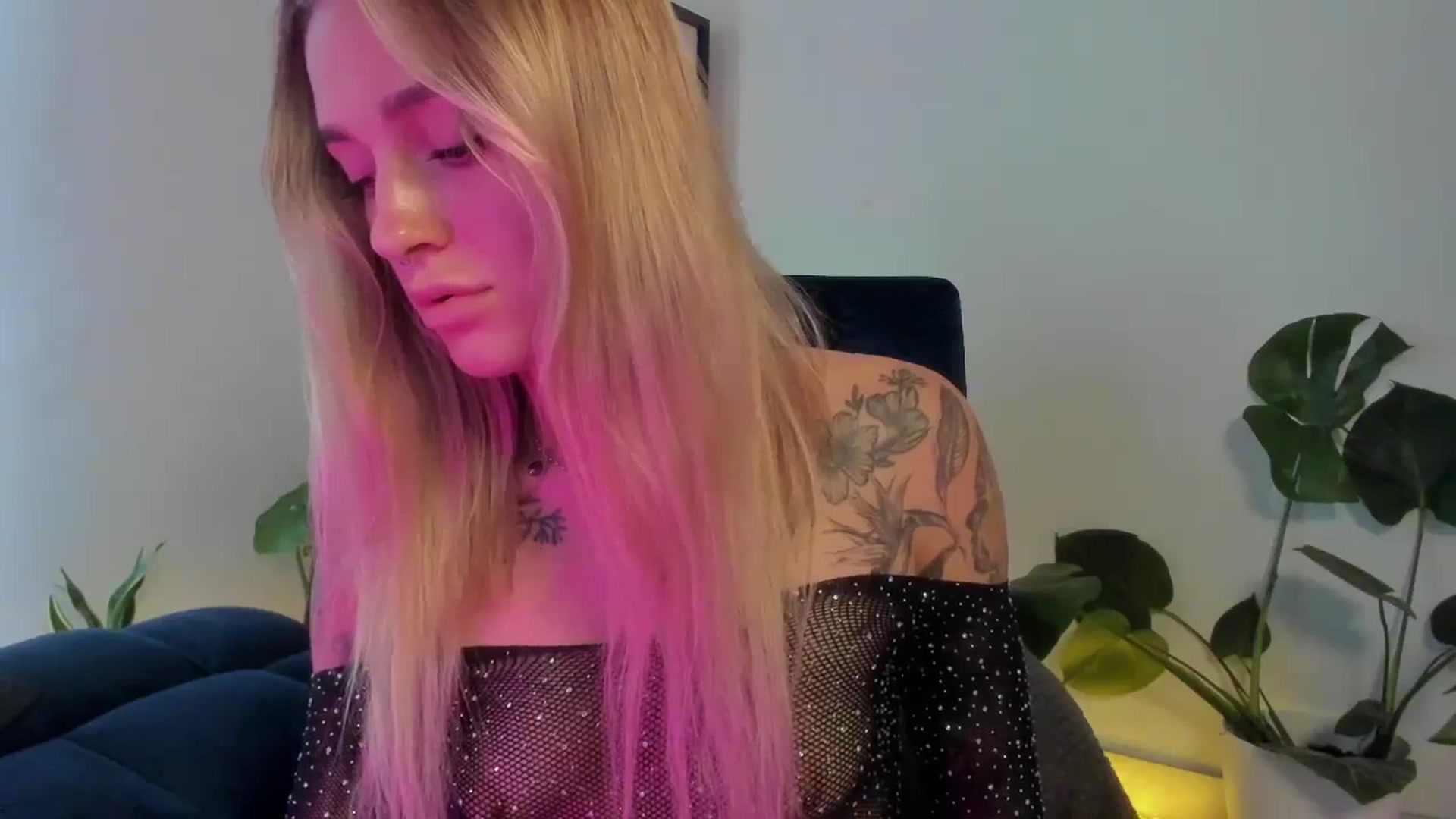 Gallery image thumbnail from Annjoy's myfreecams stream on, 10/08/2023, 10:48 image 2 of 20