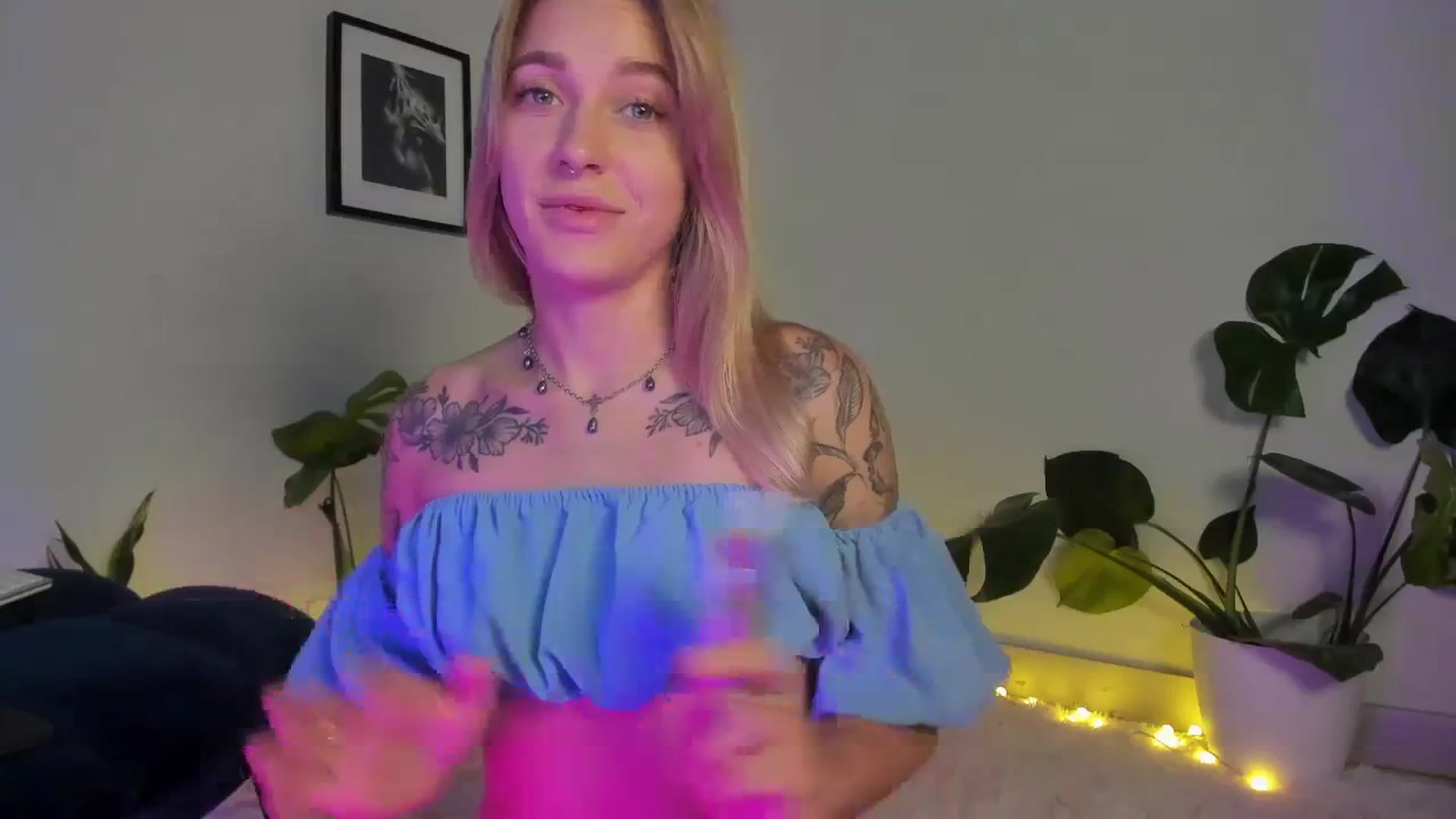Gallery image thumbnail from Annjoy's myfreecams stream on, 10/19/2023, 06:50 image 12 of 20