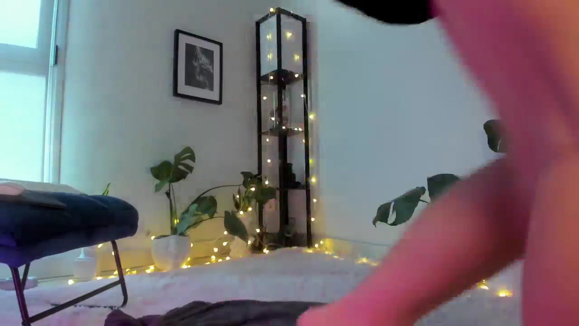 Gallery image thumbnail from Annjoy's myfreecams stream on, 10/19/2023, 10:34 image 6 of 20