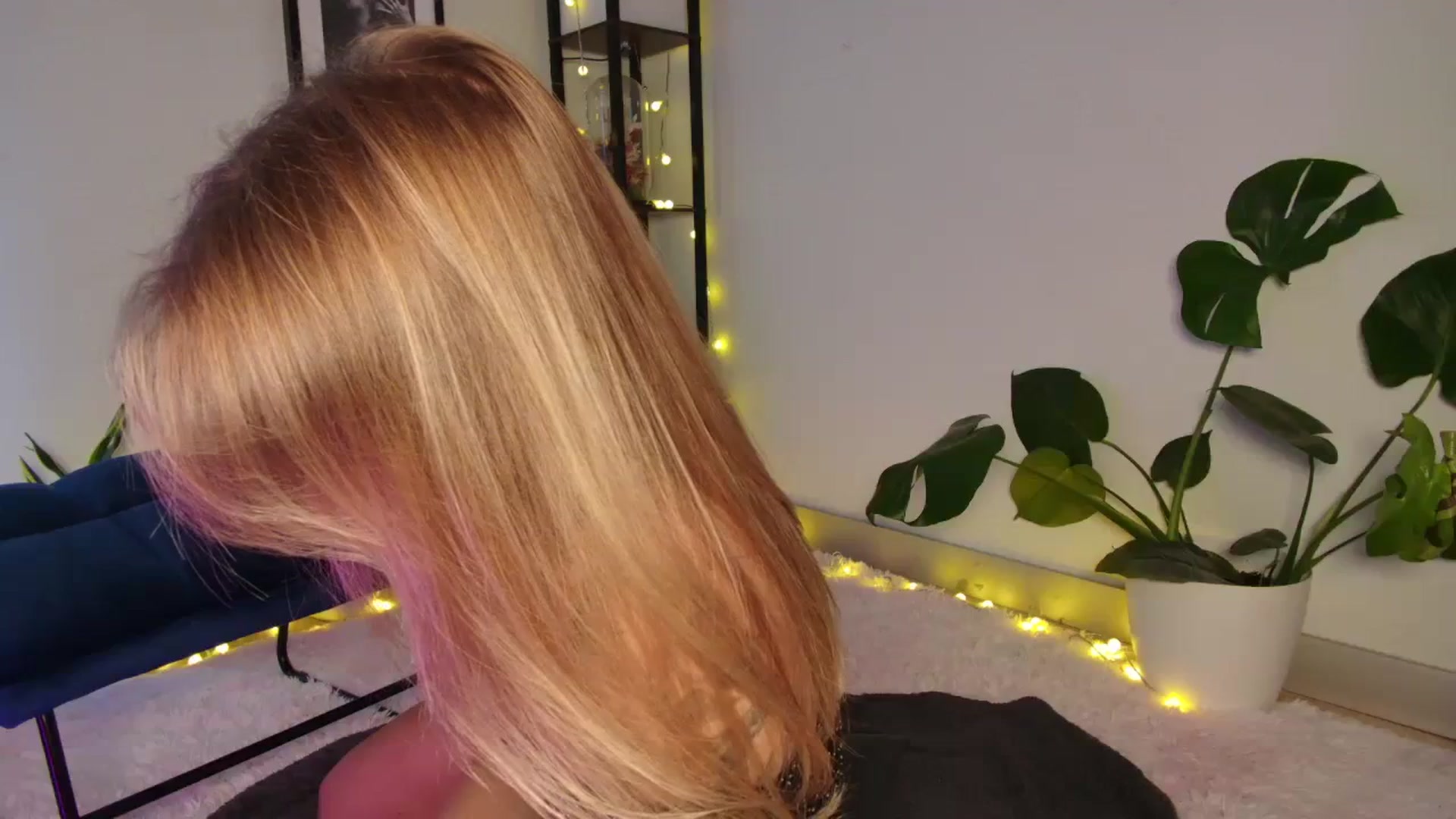Gallery image thumbnail from Annjoy's myfreecams stream on, 10/22/2023, 07:58 image 13 of 20