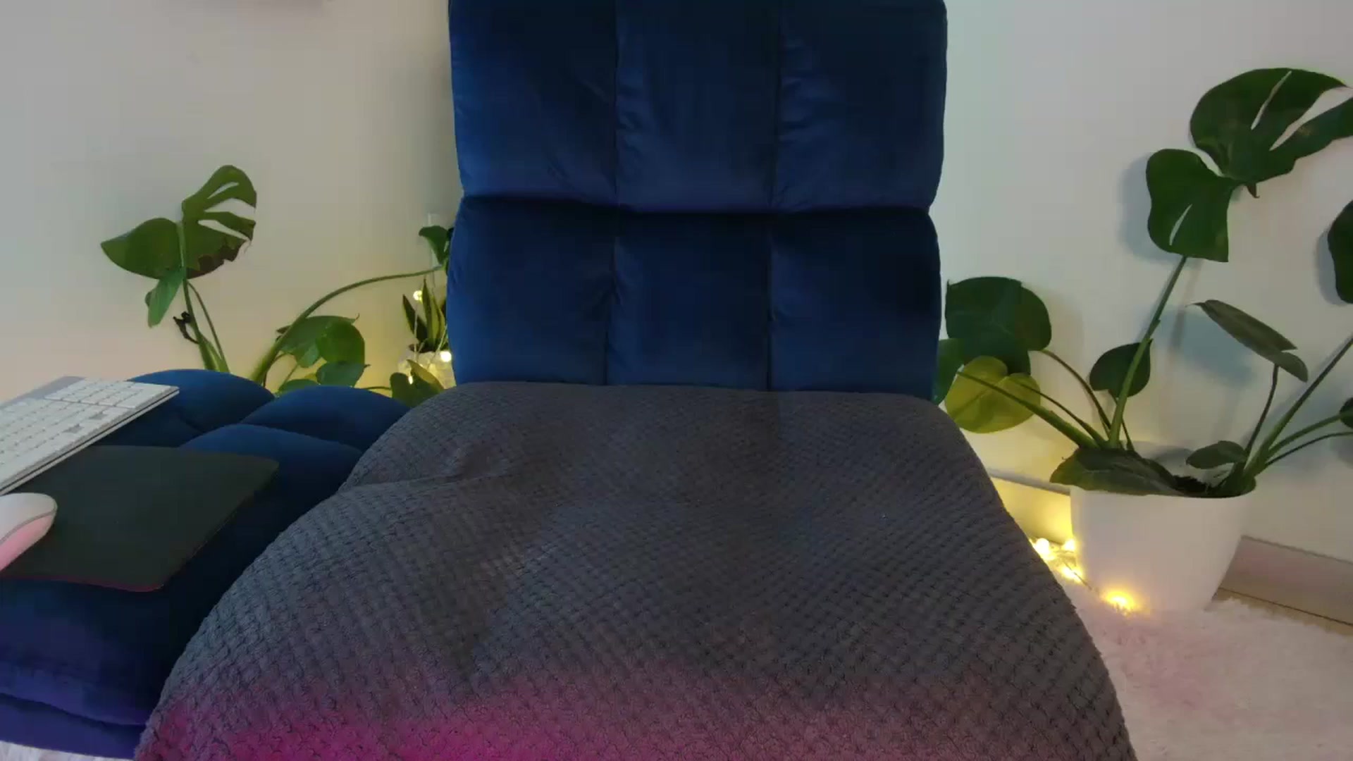 Gallery image thumbnail from Annjoy's myfreecams stream on, 10/23/2023, 10:05 image 20 of 20
