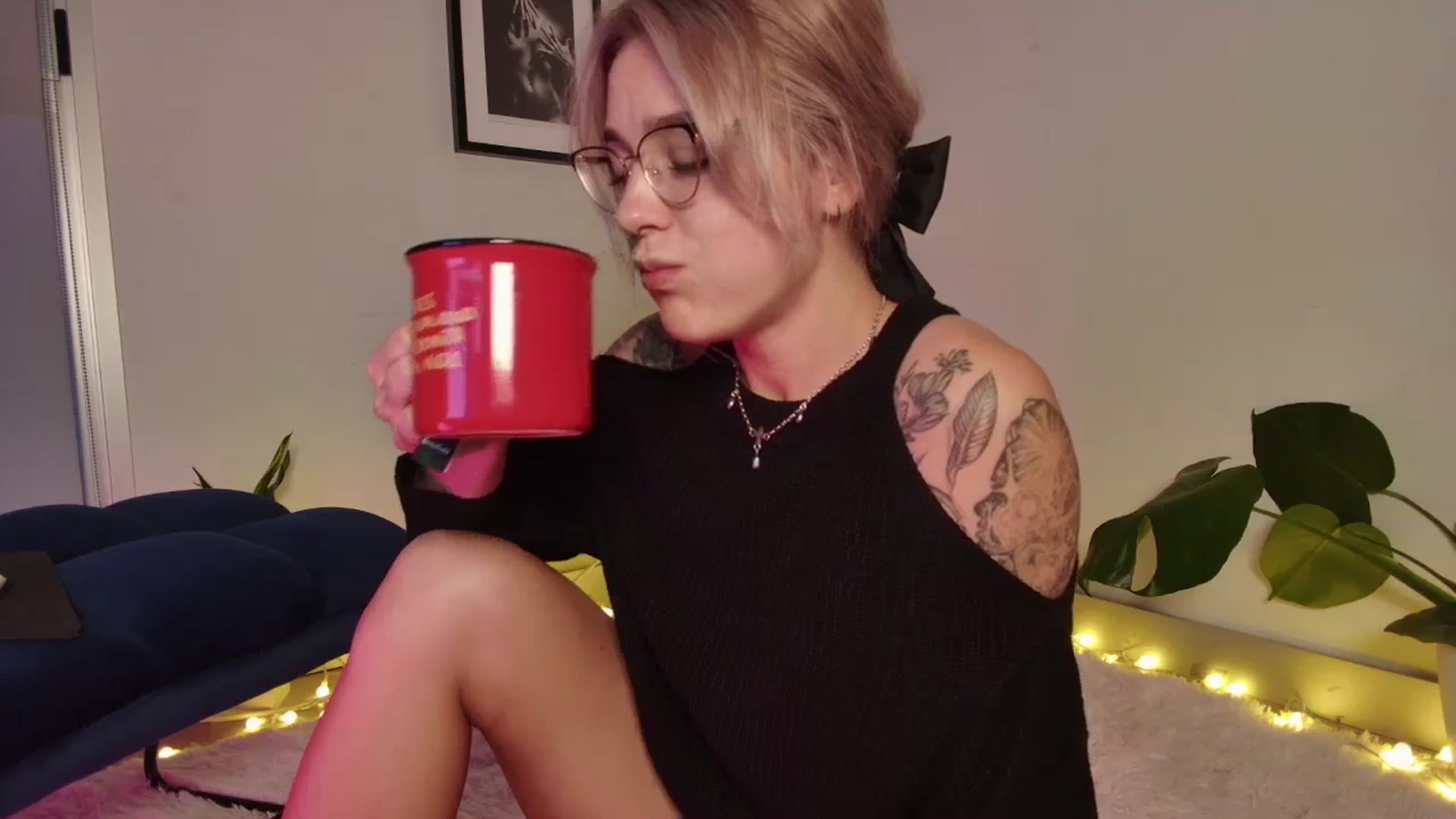 Gallery image thumbnail from Annjoy's myfreecams stream on, 10/26/2023, 06:49 image 3 of 20