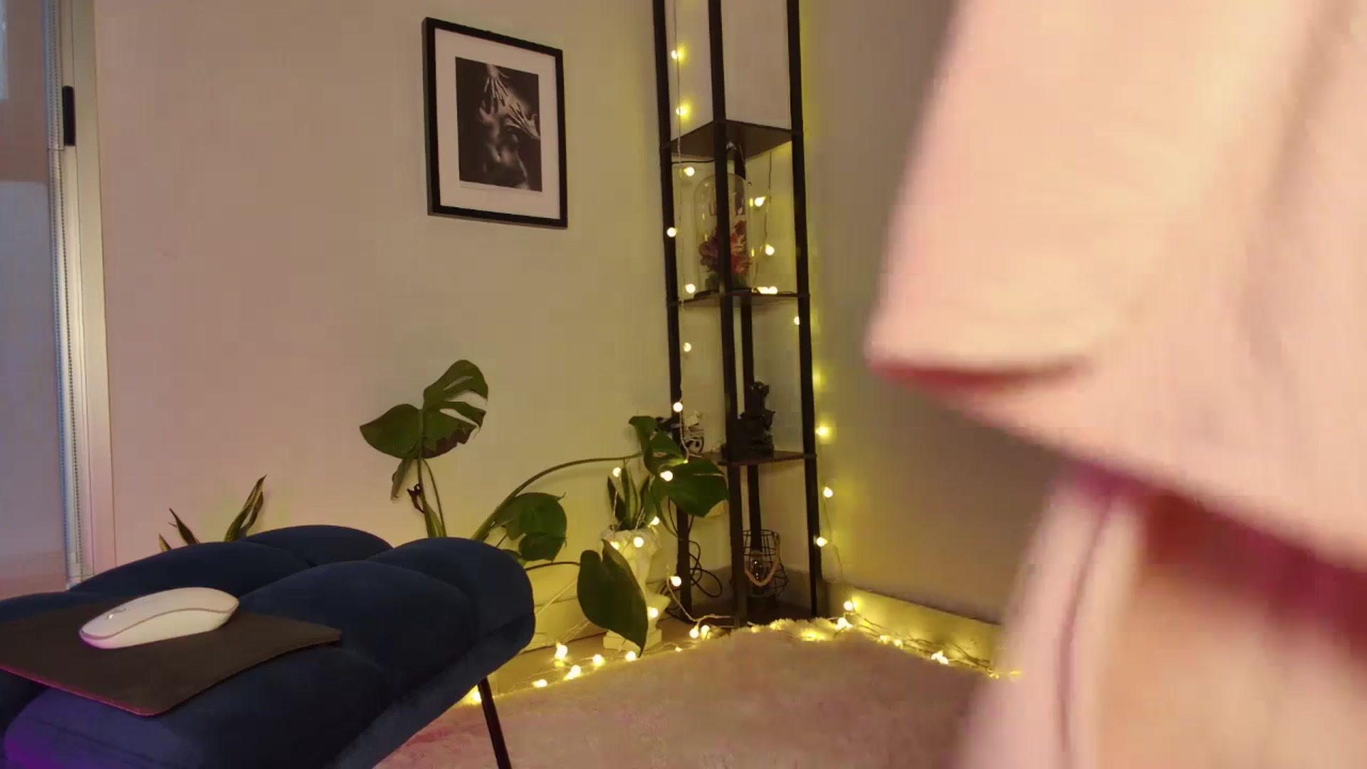 Gallery image thumbnail from Annjoy's myfreecams stream on, 10/26/2023, 06:49 image 15 of 20