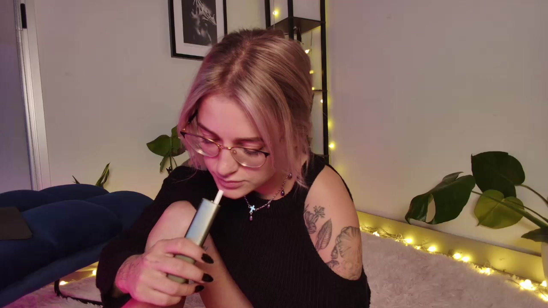 Gallery image thumbnail from Annjoy's myfreecams stream on, 10/26/2023, 06:49 image 2 of 20