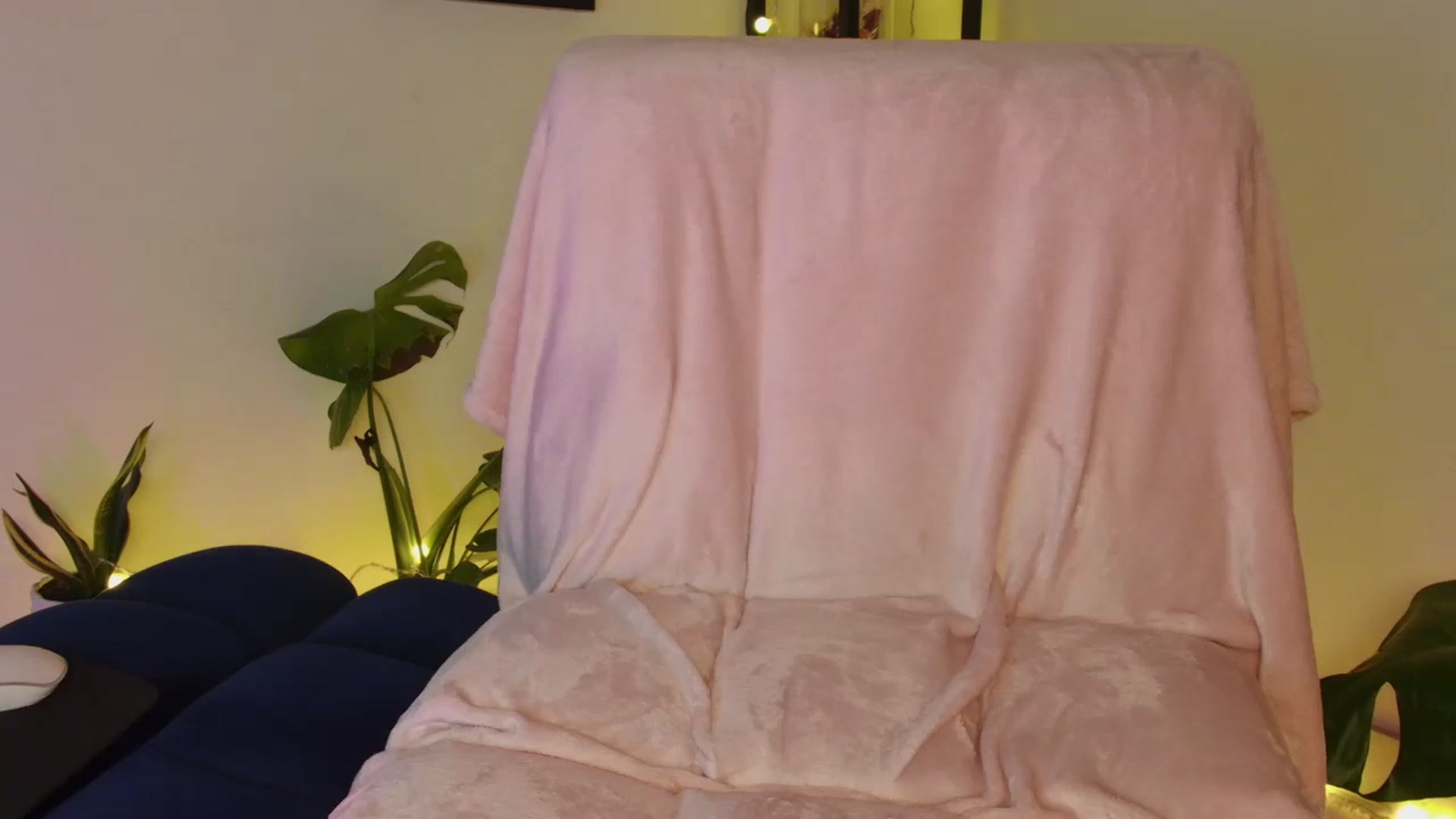 Gallery image thumbnail from Annjoy's myfreecams stream on, 10/27/2023, 06:53 image 12 of 20