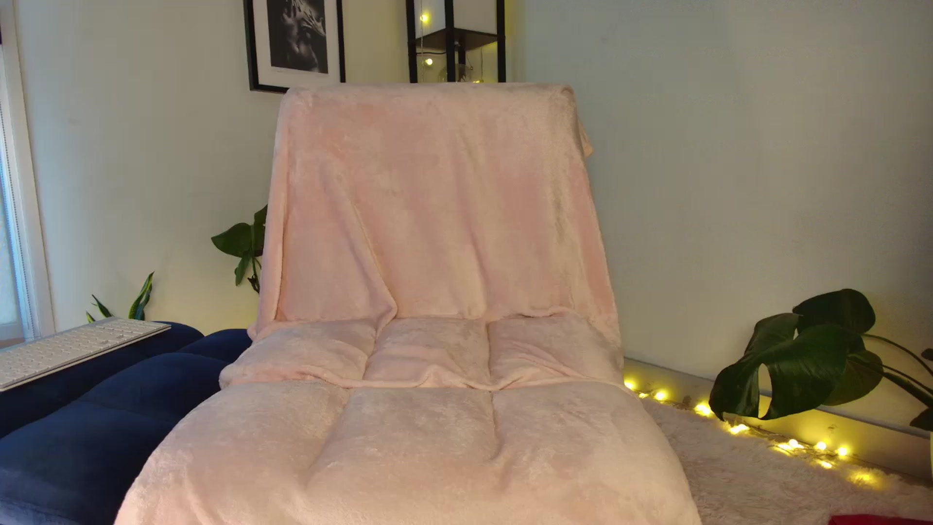 Gallery image thumbnail from Annjoy's myfreecams stream on, 10/29/2023, 09:08 image 11 of 20