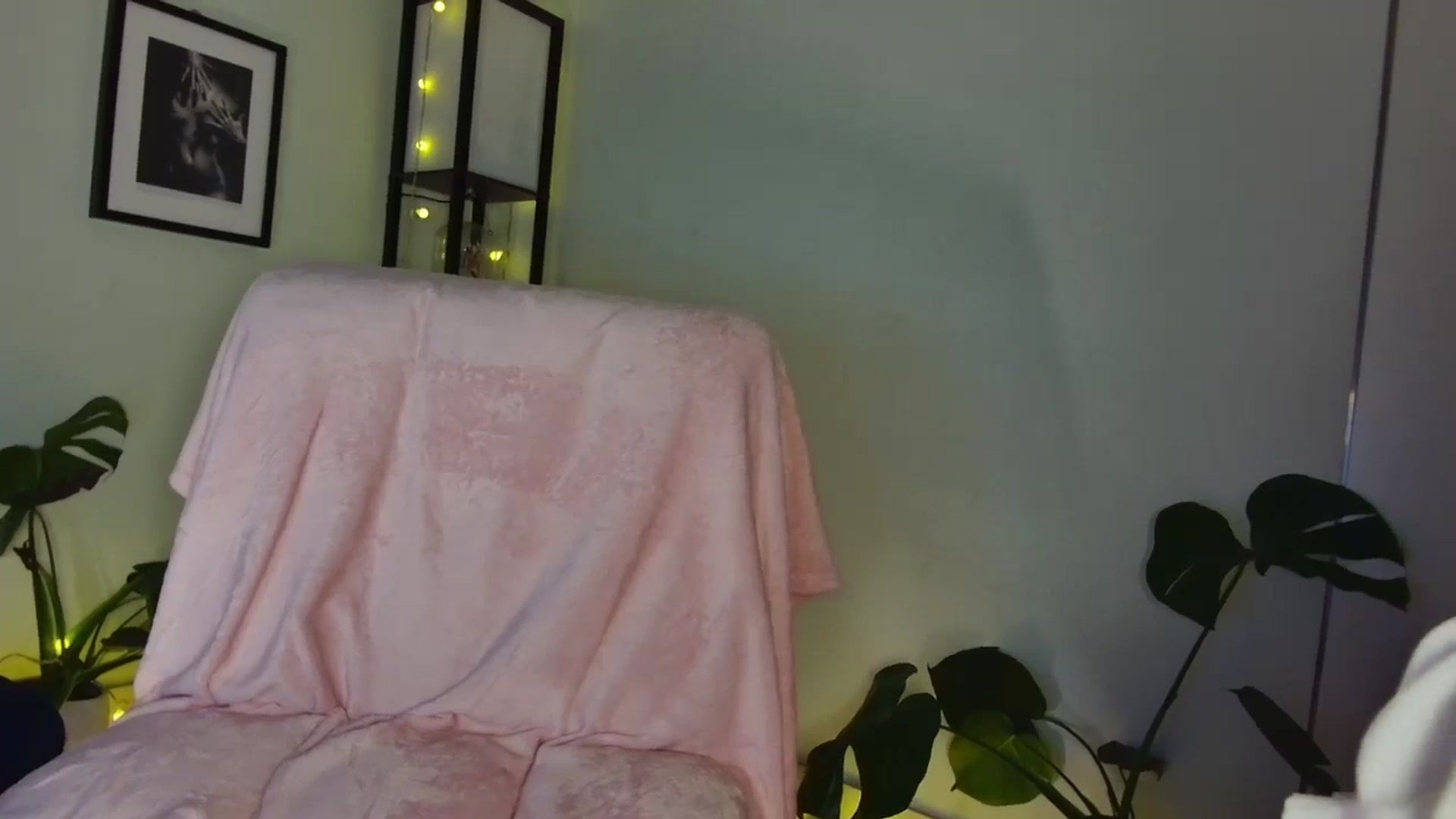 Gallery image thumbnail from Annjoy's myfreecams stream on, 11/02/2023, 07:44 image 3 of 20