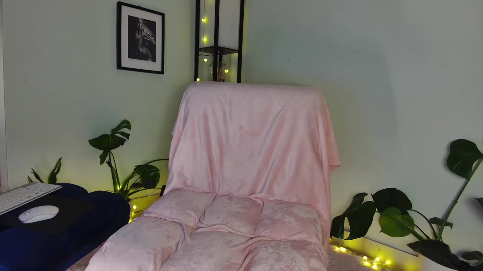 Gallery image thumbnail from Annjoy's myfreecams stream on, 11/02/2023, 07:44 image 1 of 20