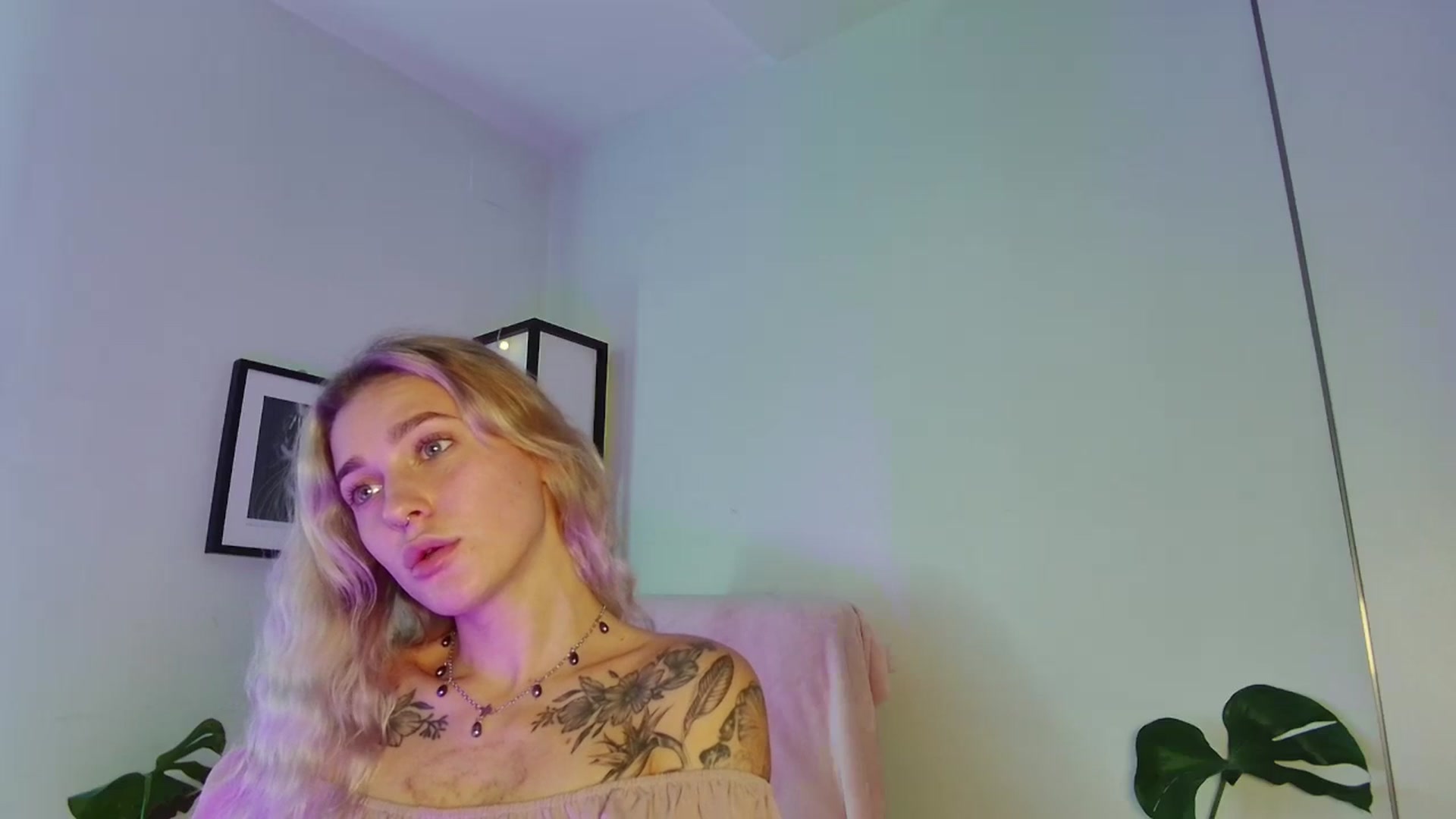 Gallery image thumbnail from Annjoy's myfreecams stream on, 11/03/2023, 10:29 image 15 of 20