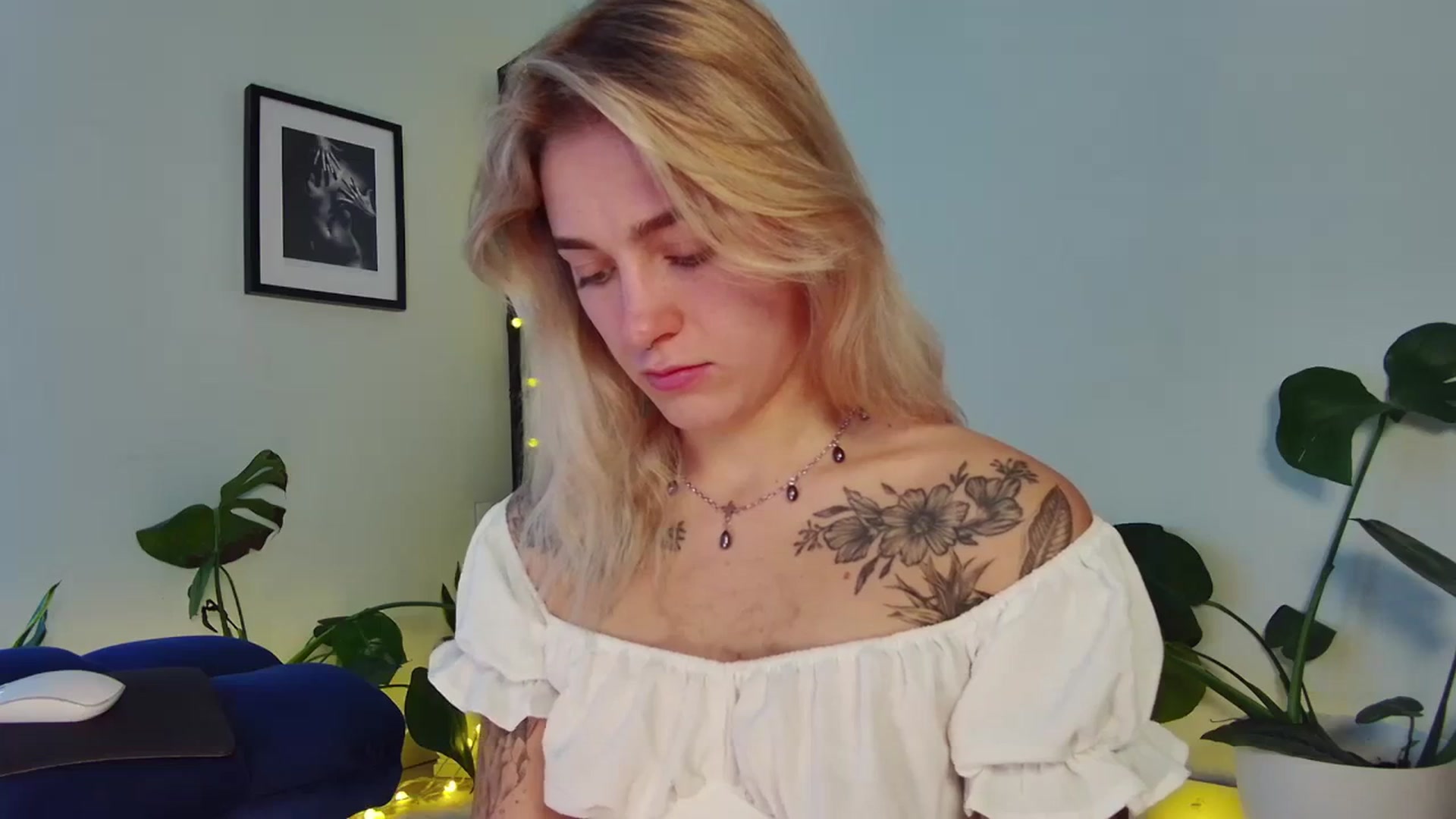 Gallery image thumbnail from Annjoy's myfreecams stream on, 11/09/2023, 09:44 image 11 of 20