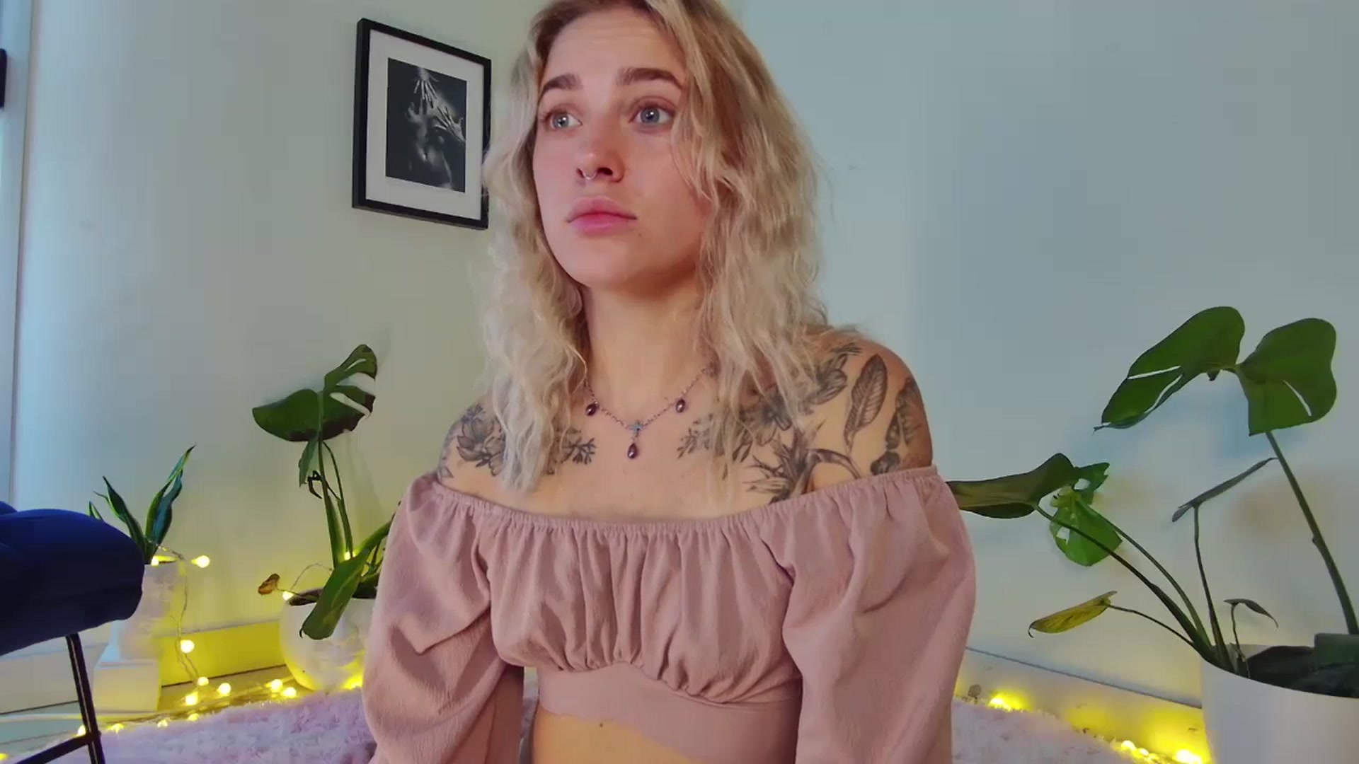 Gallery image thumbnail from Annjoy's myfreecams stream on, 11/10/2023, 10:52 image 2 of 20