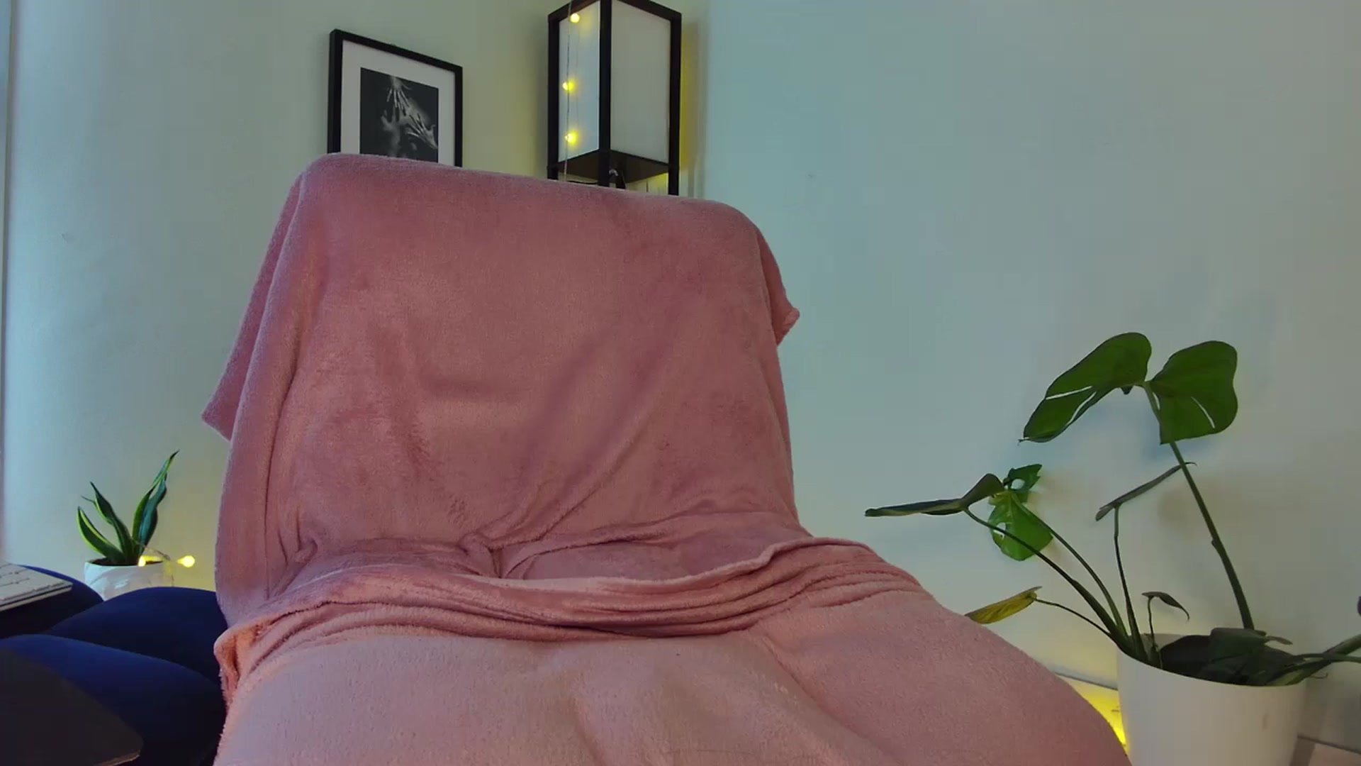 Gallery image thumbnail from Annjoy's myfreecams stream on, 11/10/2023, 11:36 image 17 of 20