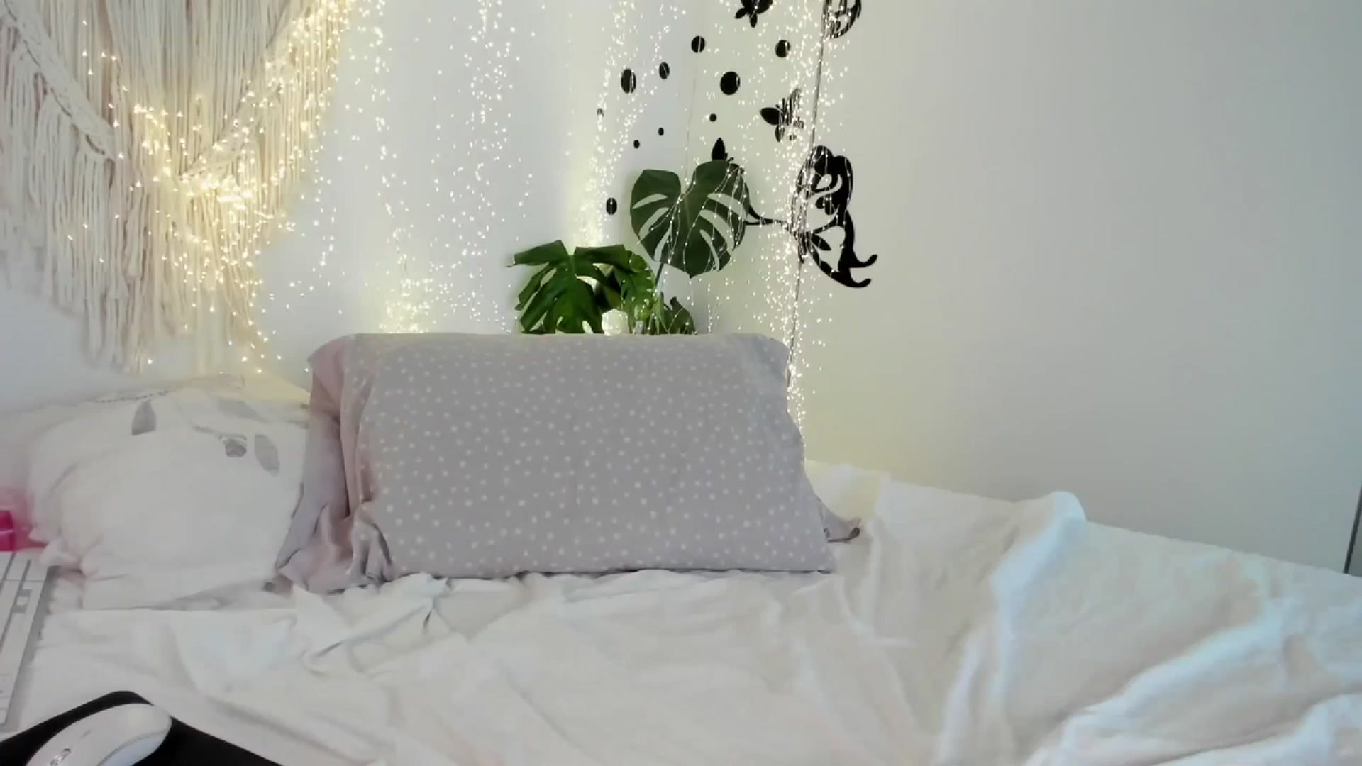 Gallery image thumbnail from Annjoy's myfreecams stream on, 11/25/2023, 12:30 image 8 of 20