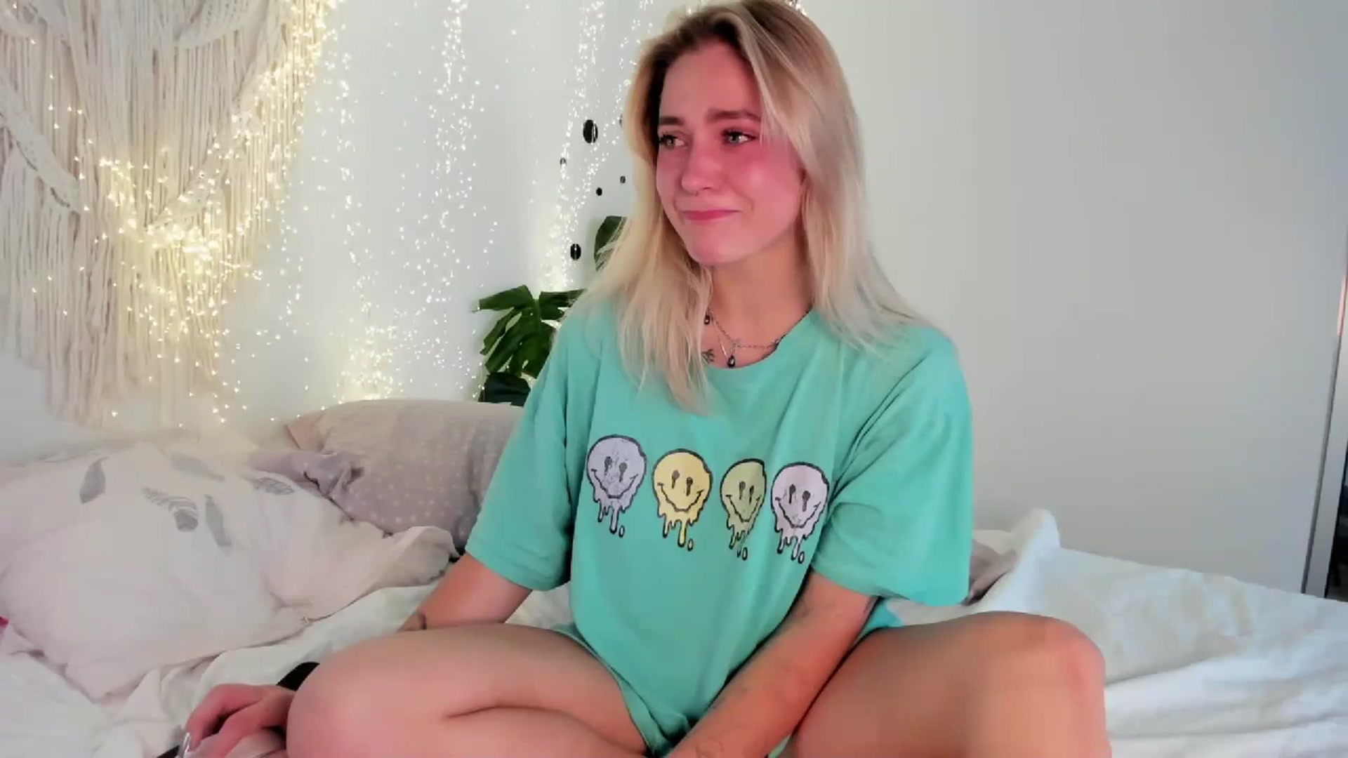 Gallery image thumbnail from Annjoy's myfreecams stream on, 11/25/2023, 12:30 image 18 of 20