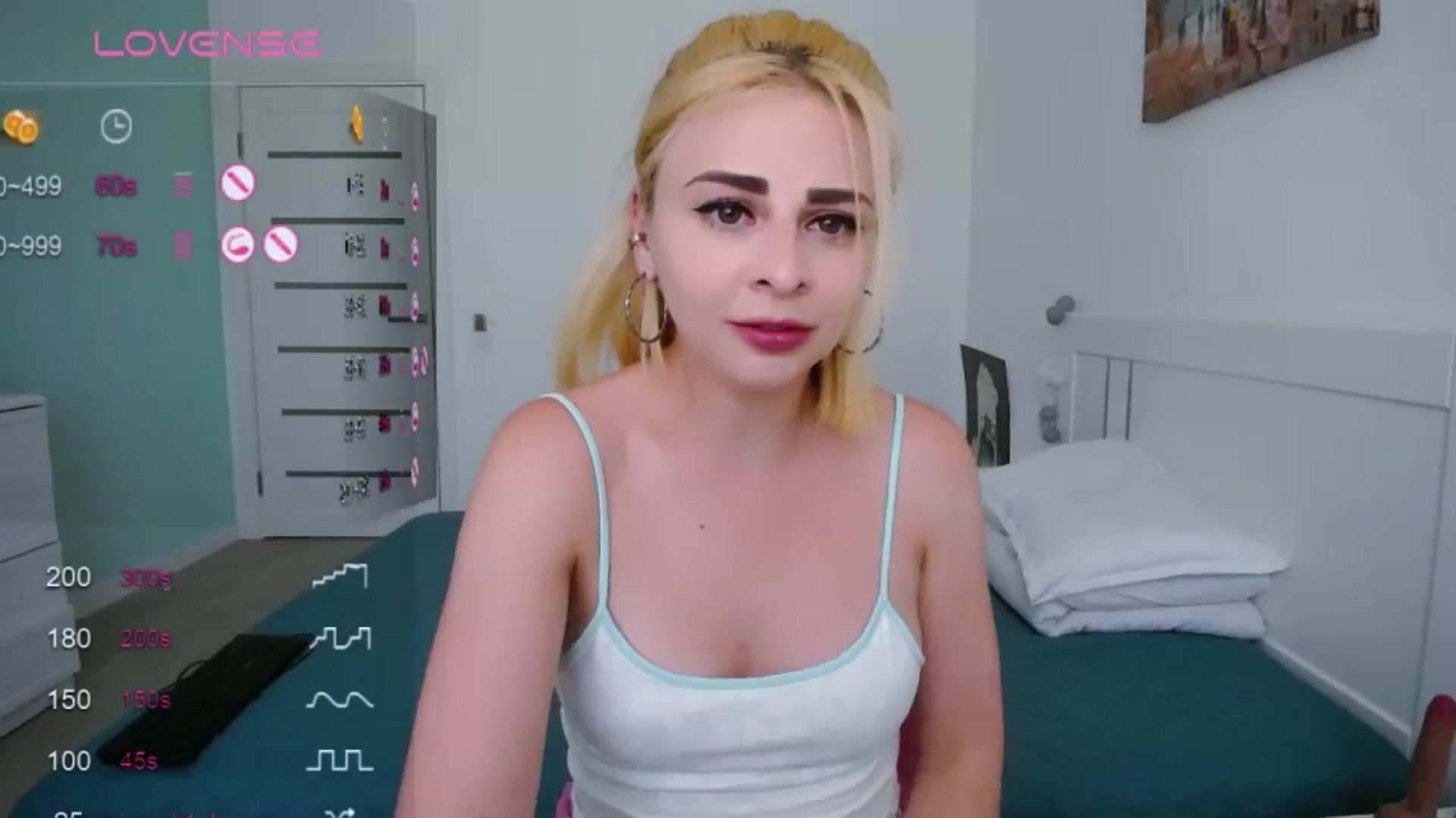 Gallery image thumbnail from AnnsLove_is's myfreecams stream on, 06/18/2024, 13:03 image 4 of 20