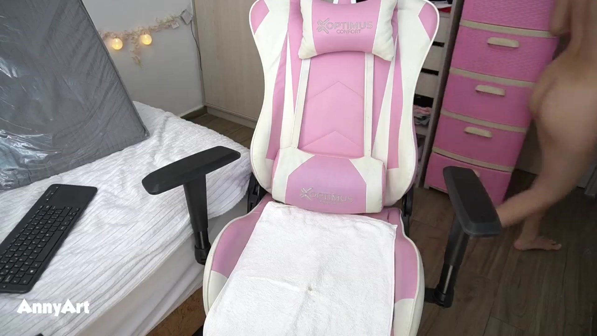 Gallery image thumbnail from AnnyArt's myfreecams stream on, 02/16/2025, 16:34 image 20 of 20