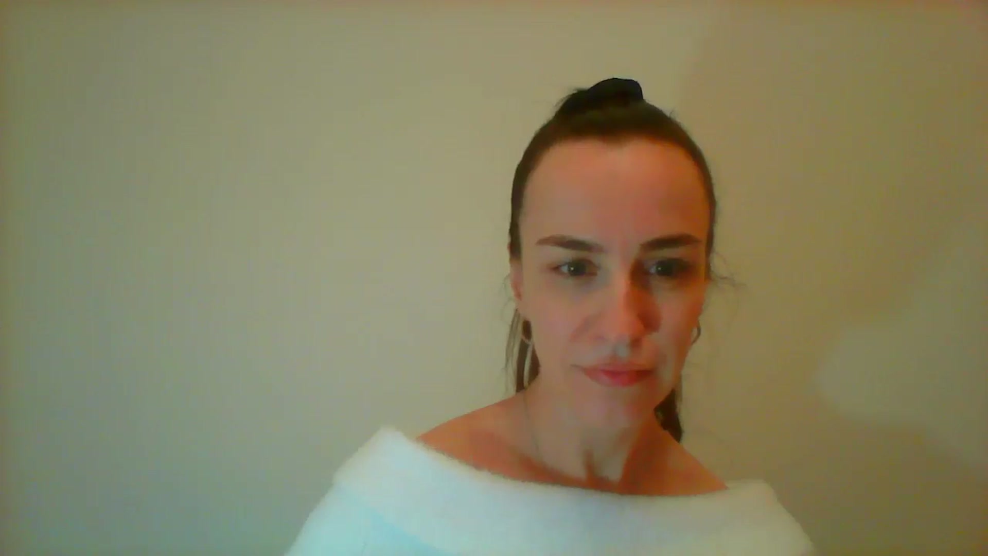 Gallery image thumbnail from AnnyBoyd's myfreecams stream on, 04/18/2025, 13:23 image 17 of 20