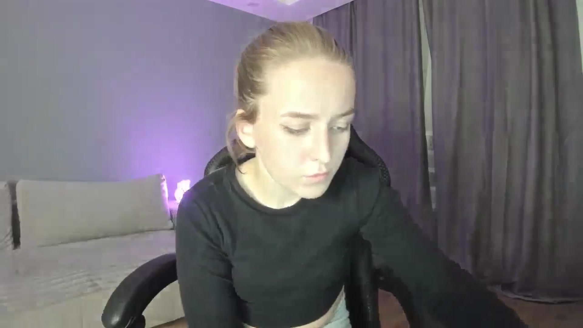 Gallery image thumbnail from AnnyFourse's myfreecams stream on, 01/02/2025, 18:49 image 20 of 20