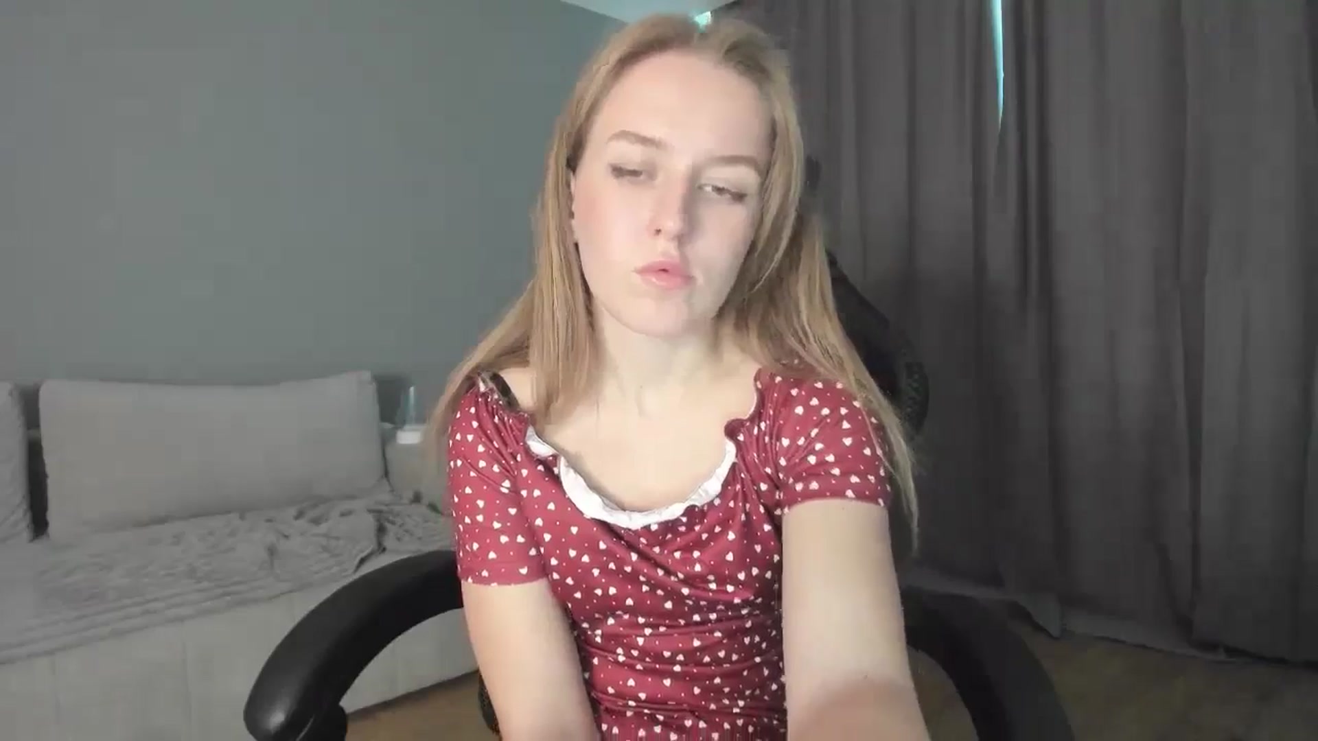 Gallery image thumbnail from AnnyFourse's myfreecams stream on, 01/04/2025, 13:53 image 6 of 20