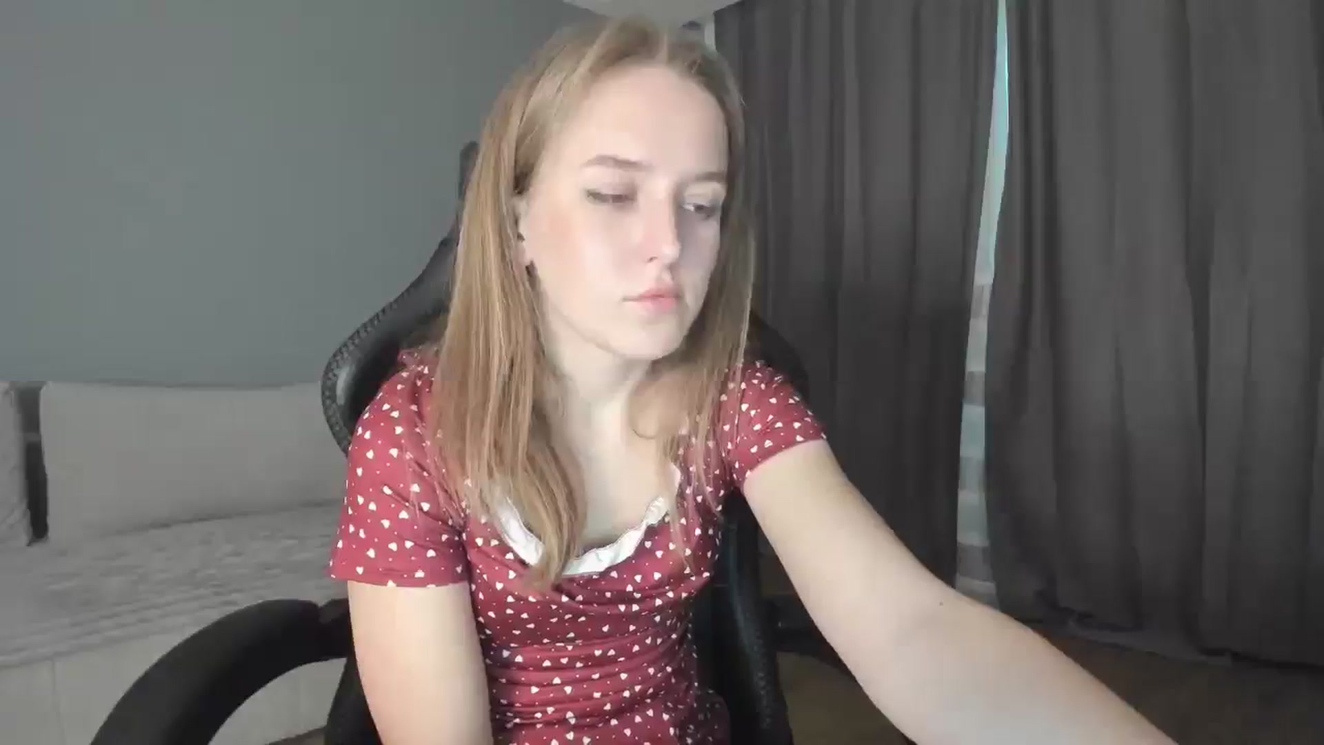 Gallery image thumbnail from AnnyFourse's myfreecams stream on, 01/04/2025, 14:51 image 13 of 20