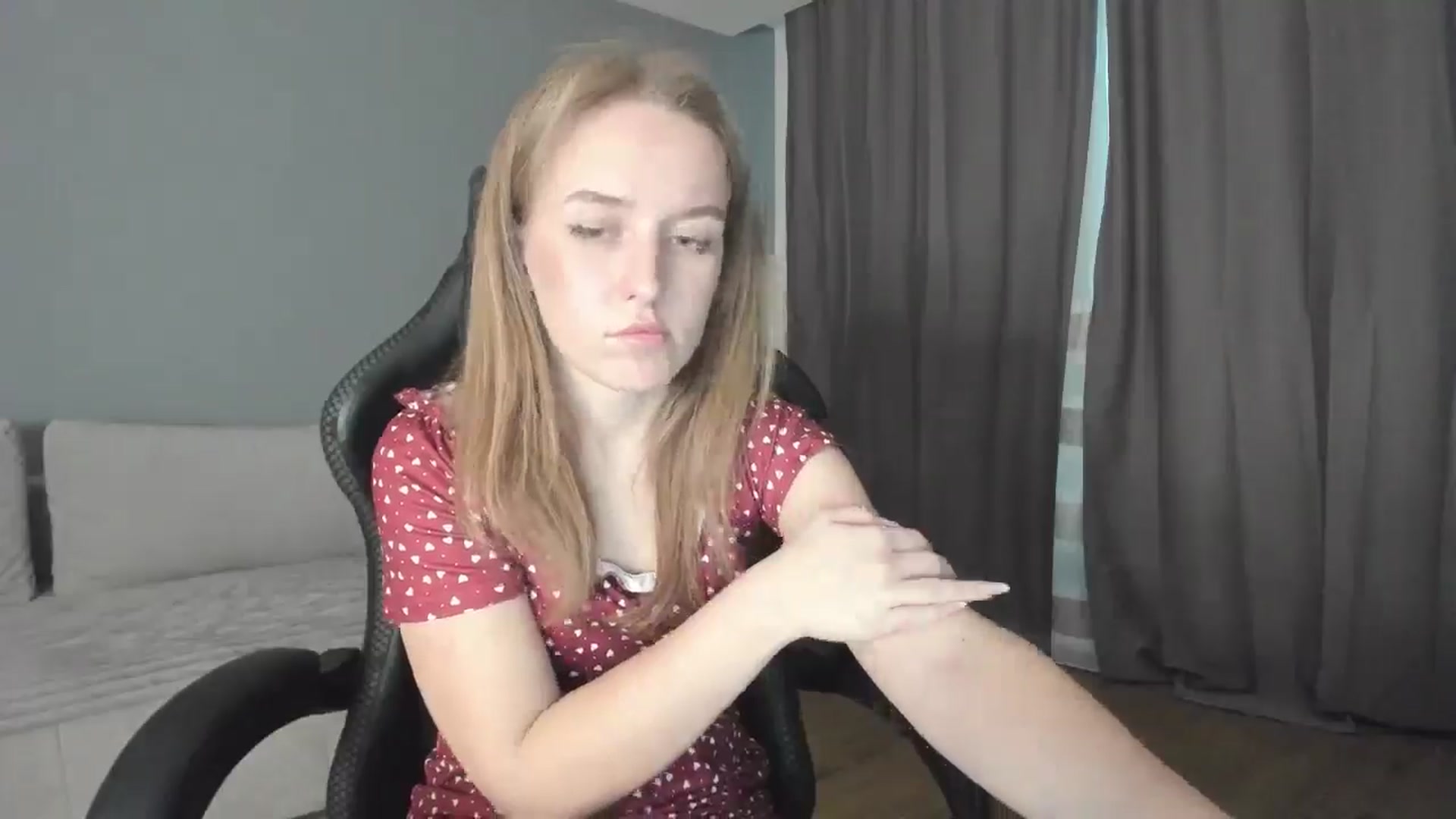 Gallery image thumbnail from AnnyFourse's myfreecams stream on, 01/04/2025, 14:51 image 12 of 20