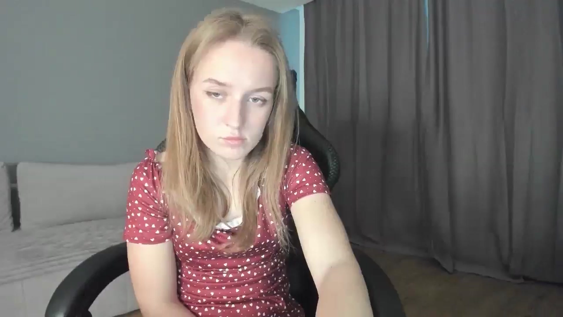 Gallery image thumbnail from AnnyFourse's myfreecams stream on, 01/04/2025, 14:51 image 6 of 20